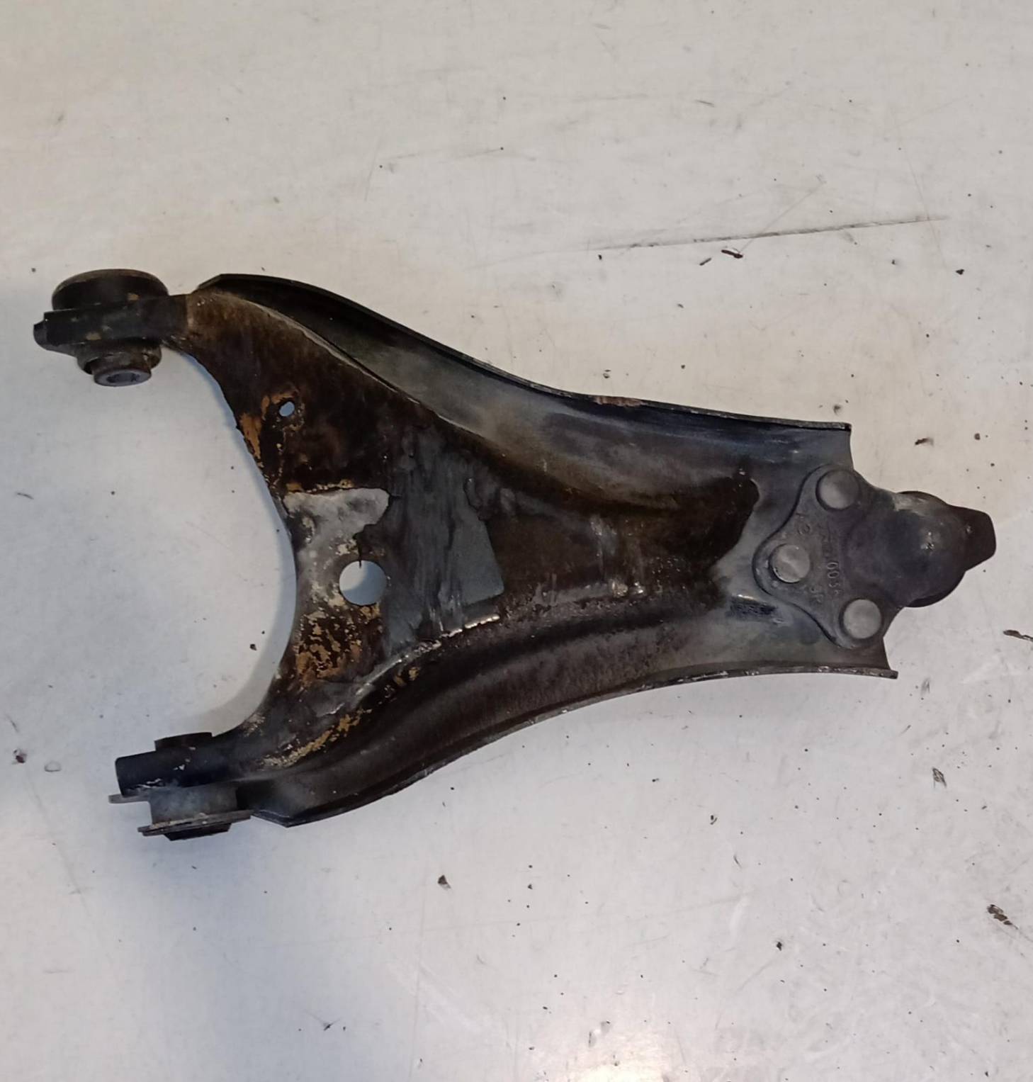 Braccio oscillante anteriore destro