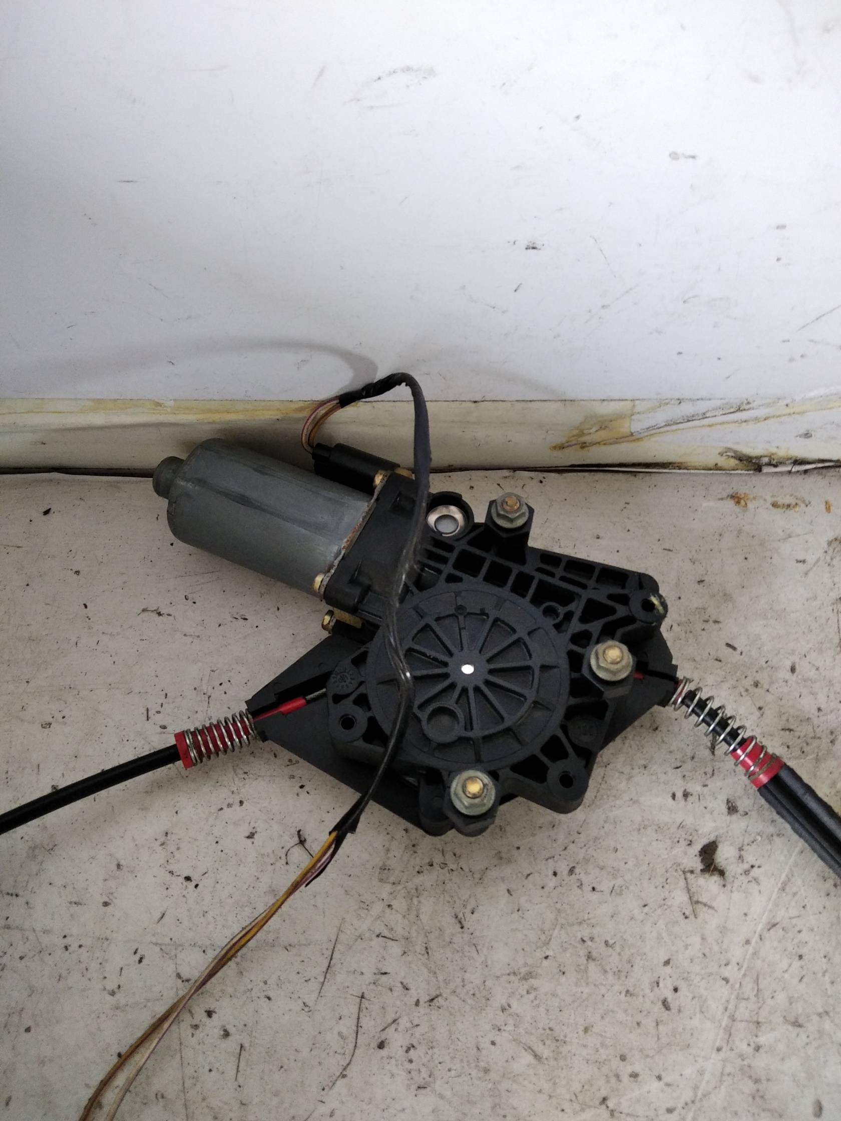 Alzacristallo elettr. porta ant. sx.