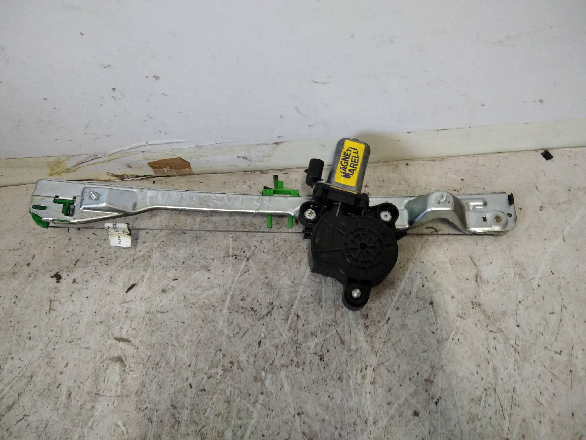 Alzacristallo elettr. porta ant. con motorino sx. Alzacristallo elettr. porta ant. con motorino sx.