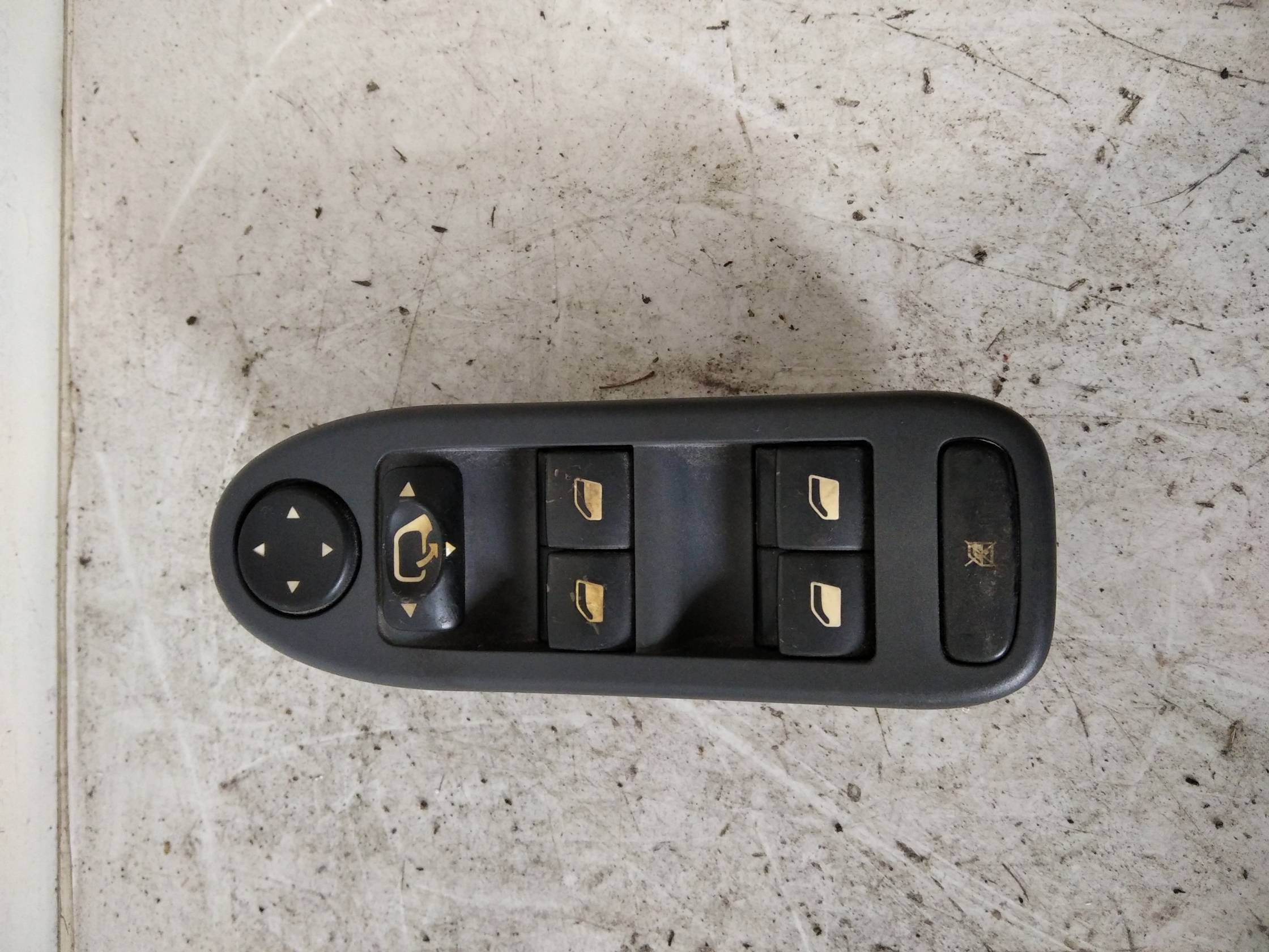 Interruttore alzacristalli porta ant. Interruttore alzacristalli porta ant.