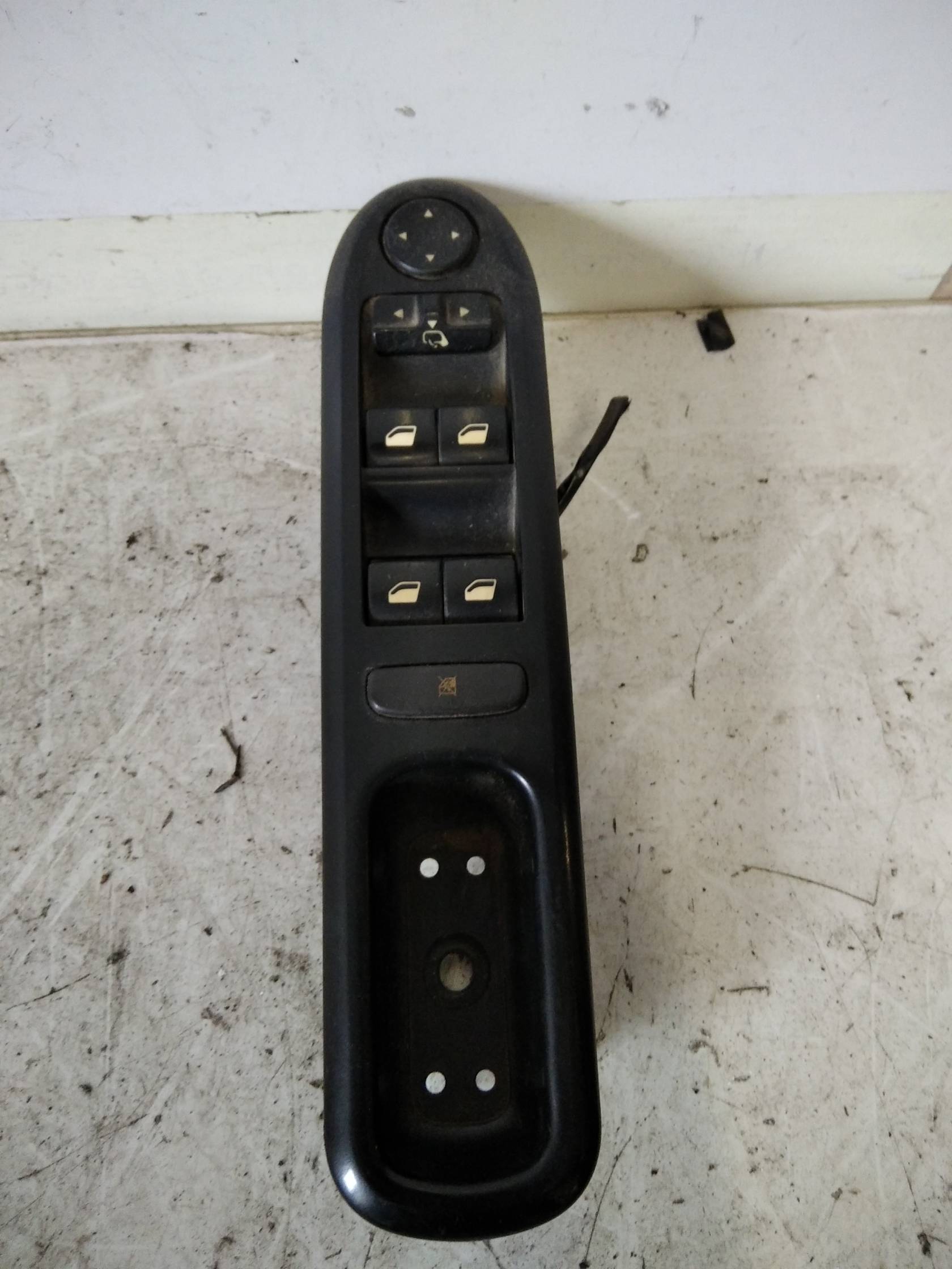 Interruttore alzacristalli porta ant. Interruttore alzacristalli porta ant.