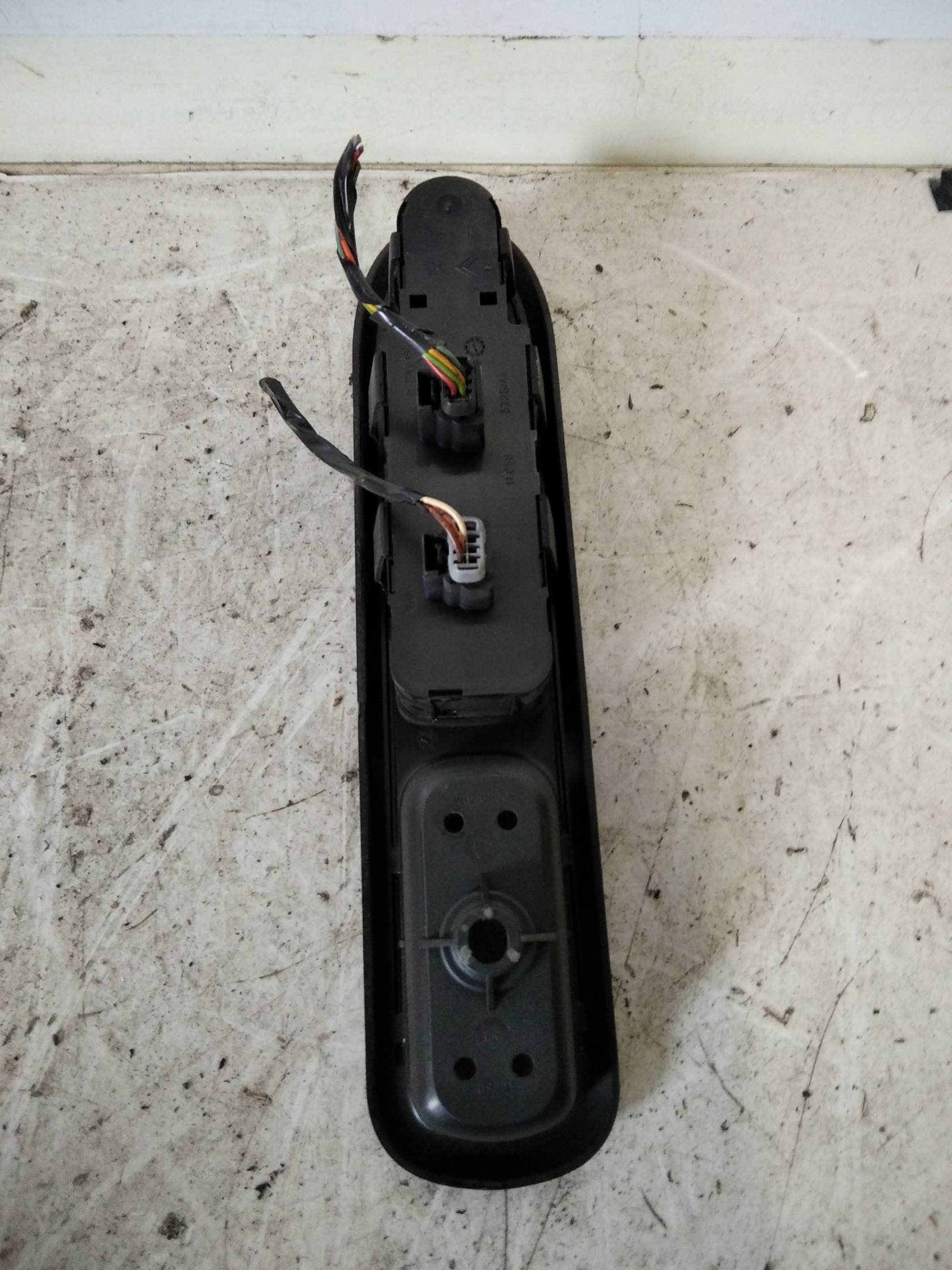 Interruttore alzacristalli porta ant. Interruttore alzacristalli porta ant.