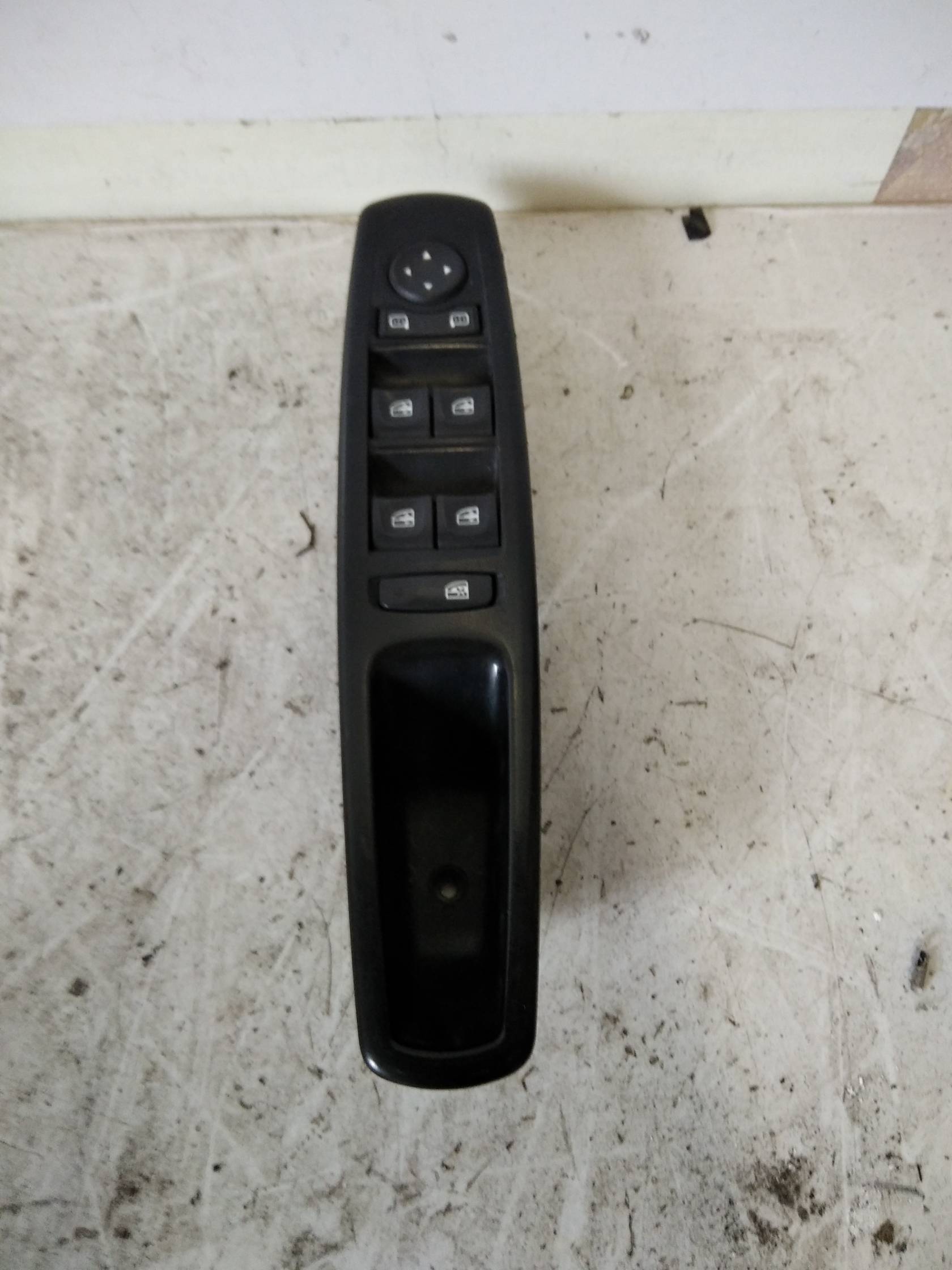 Interruttore alzacristalli porta ant. Interruttore alzacristalli porta ant.