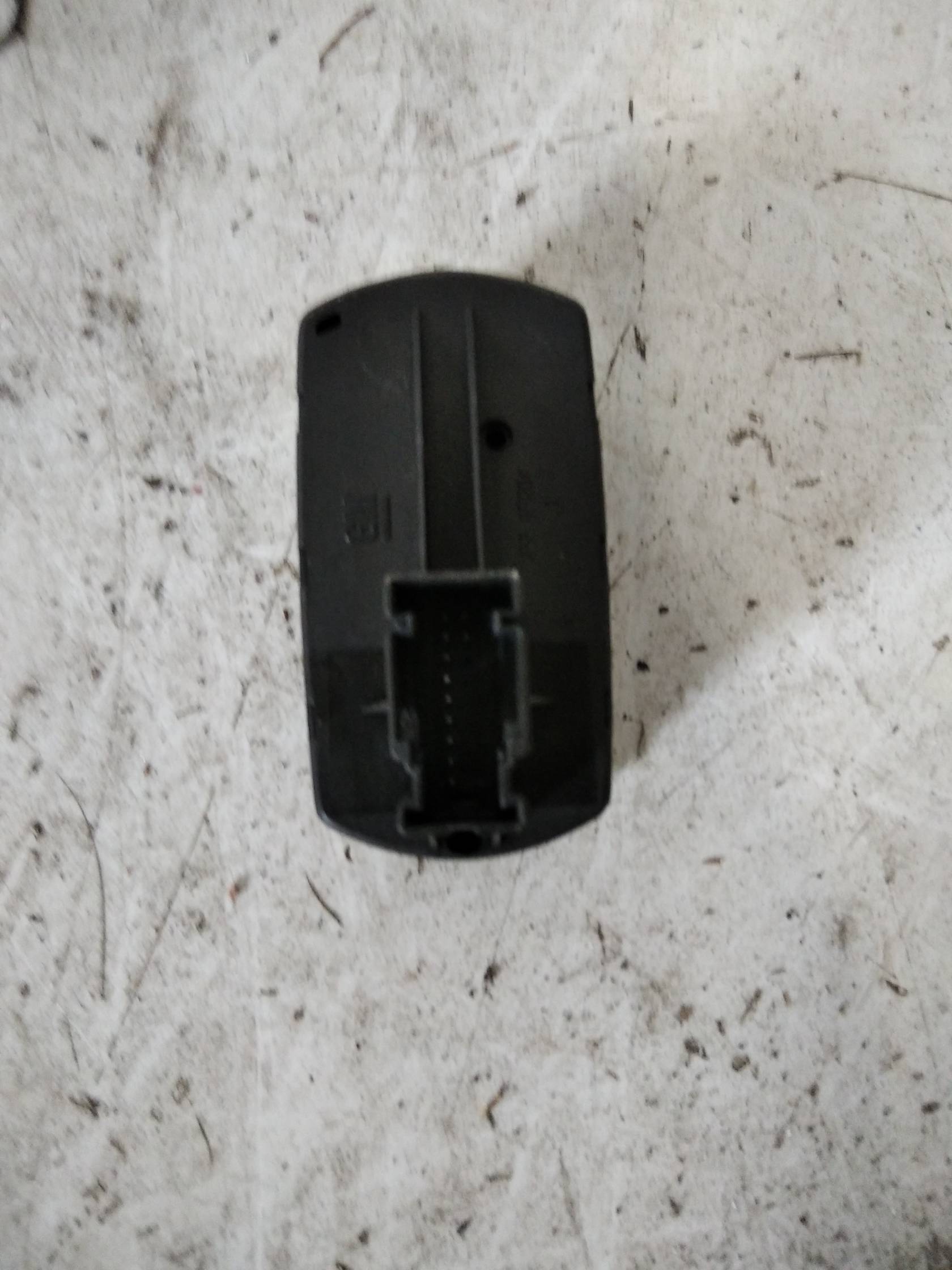 Interruttore alzacristalli porta ant.