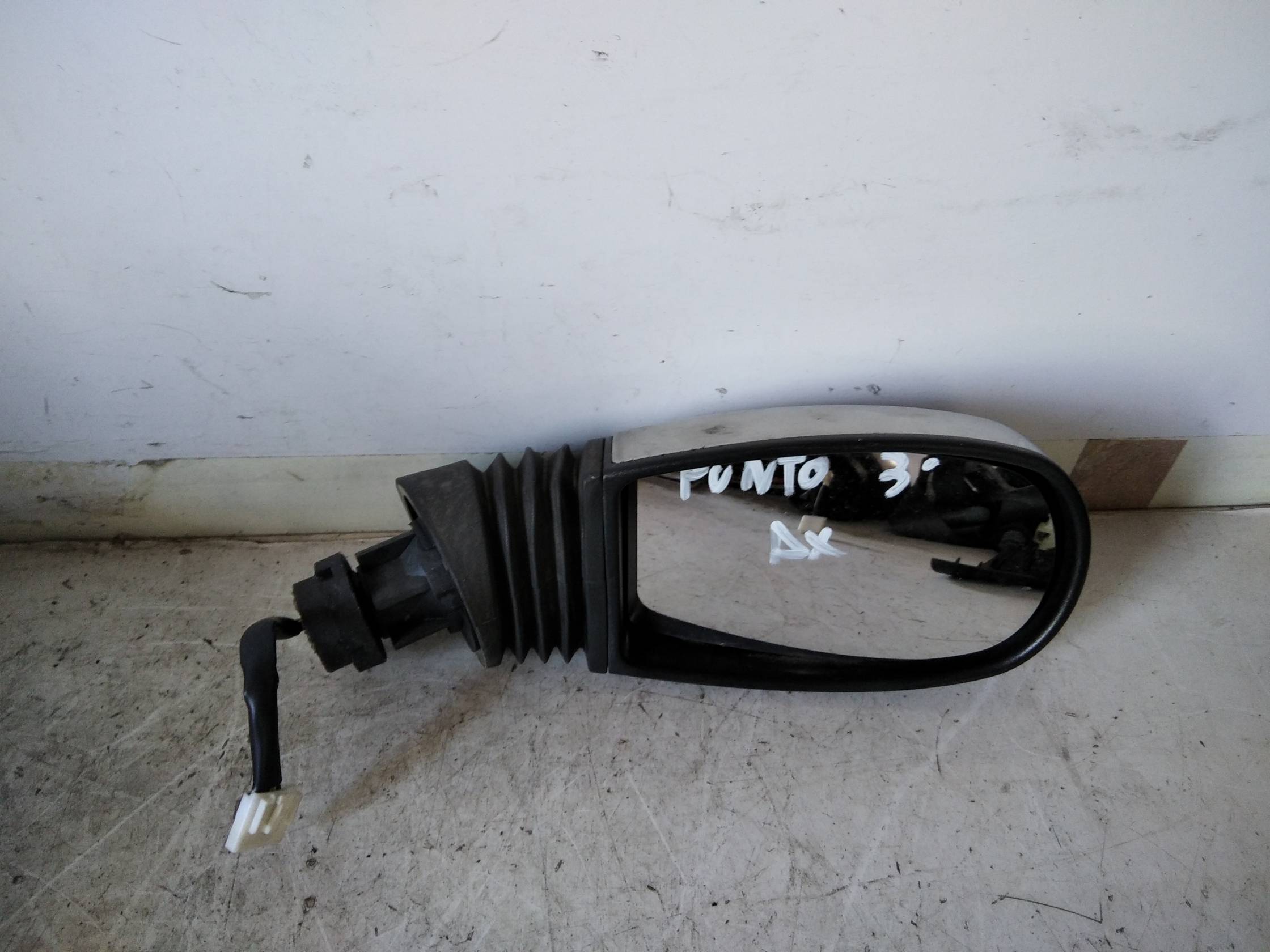 Retrovisore est. dx.