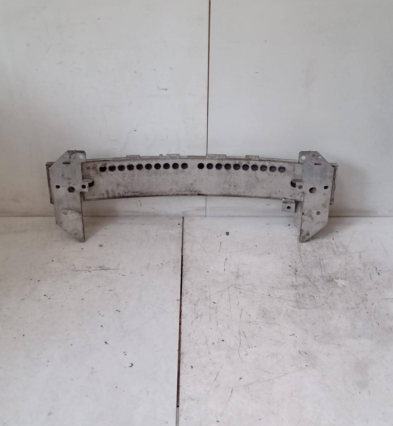 Traversa paraurti anteriore