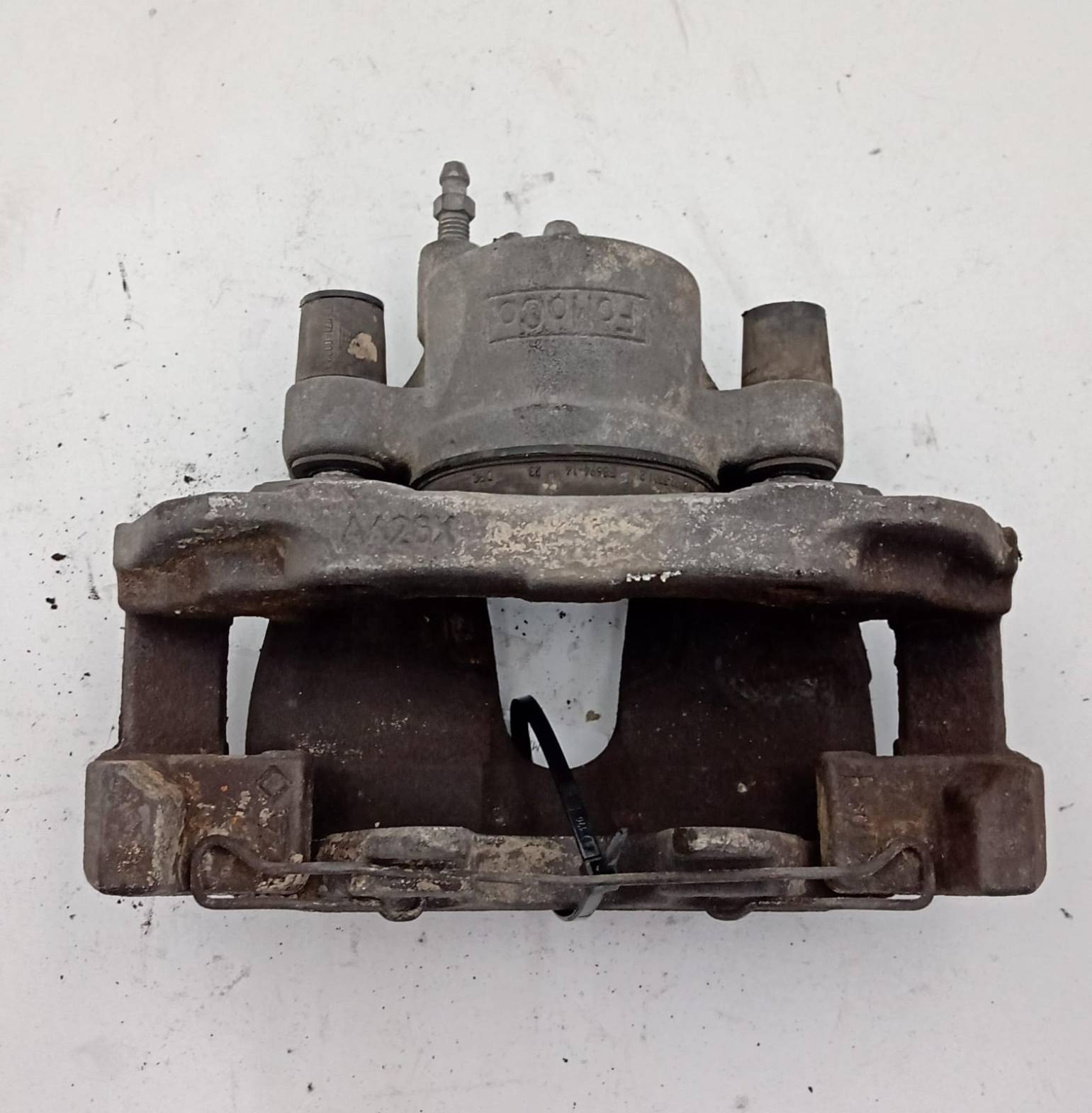 Pinza freno anteriore sinistra Pinza freno anteriore sinistra