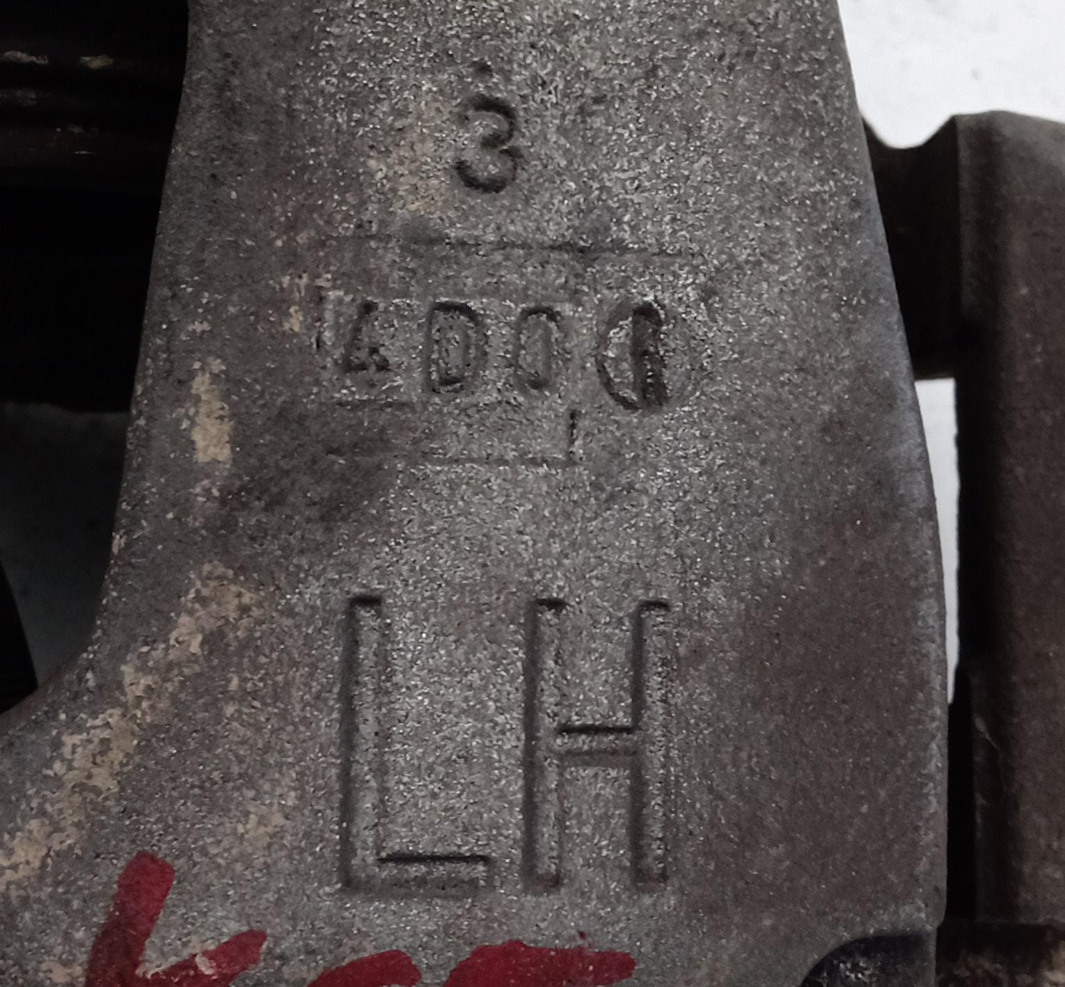 Pinza freno anteriore sinistra Pinza freno anteriore sinistra