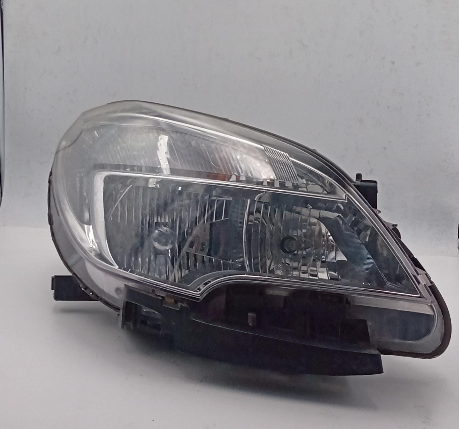 Fanale anteriore destro