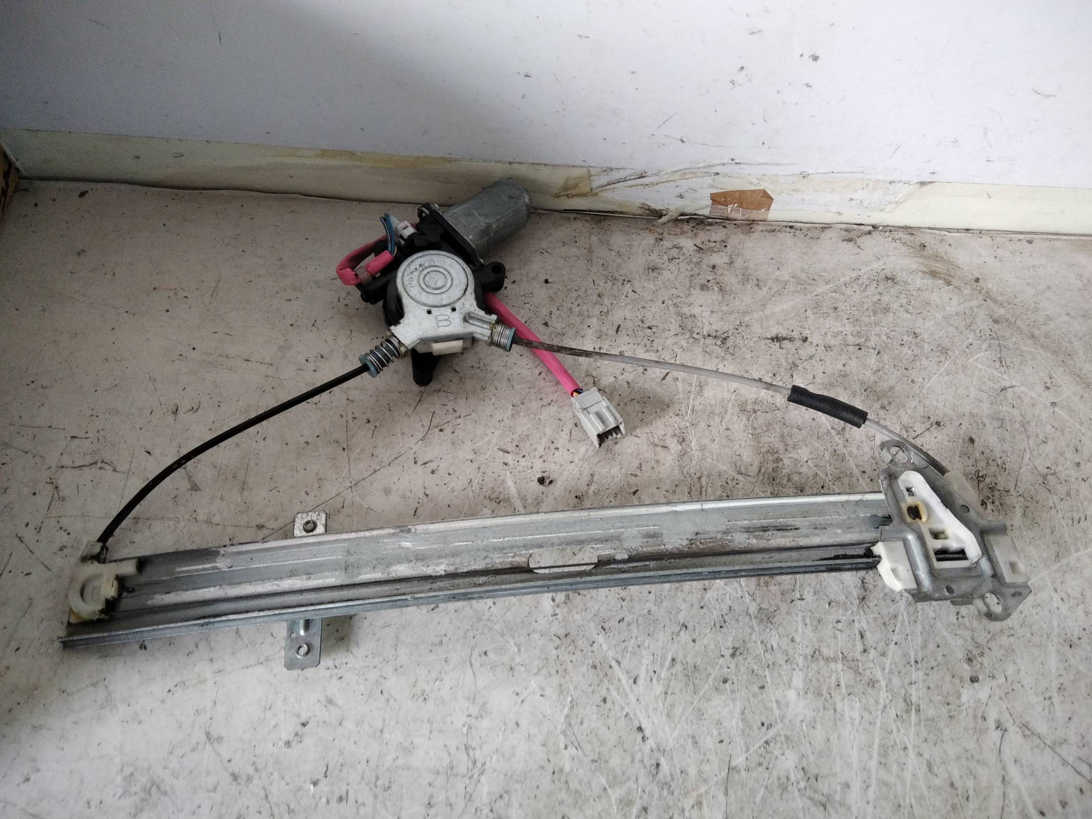 Alzacristallo elettr. porta ant. sx.