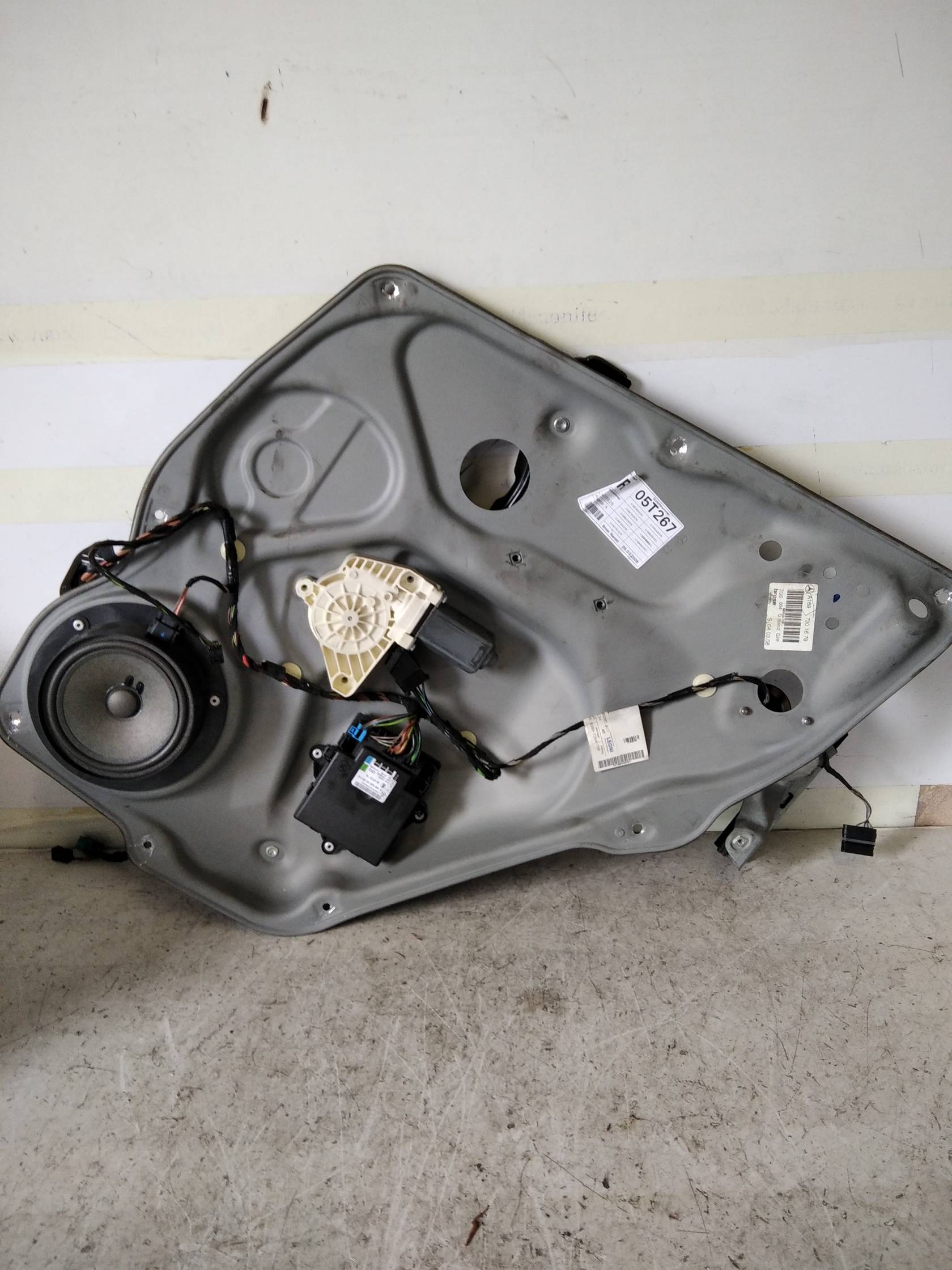 Alzacristallo elettr. porta post. dx.