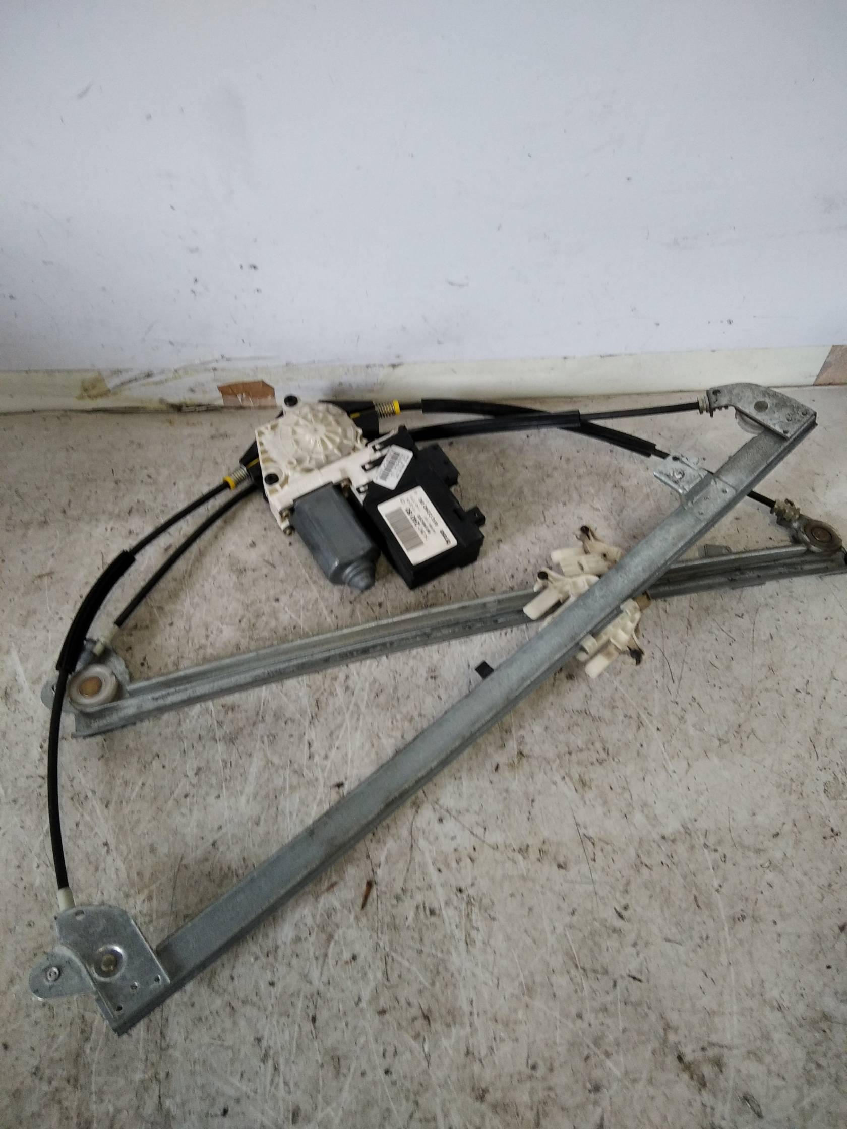 Alzacristallo elettr. porta ant. sx.