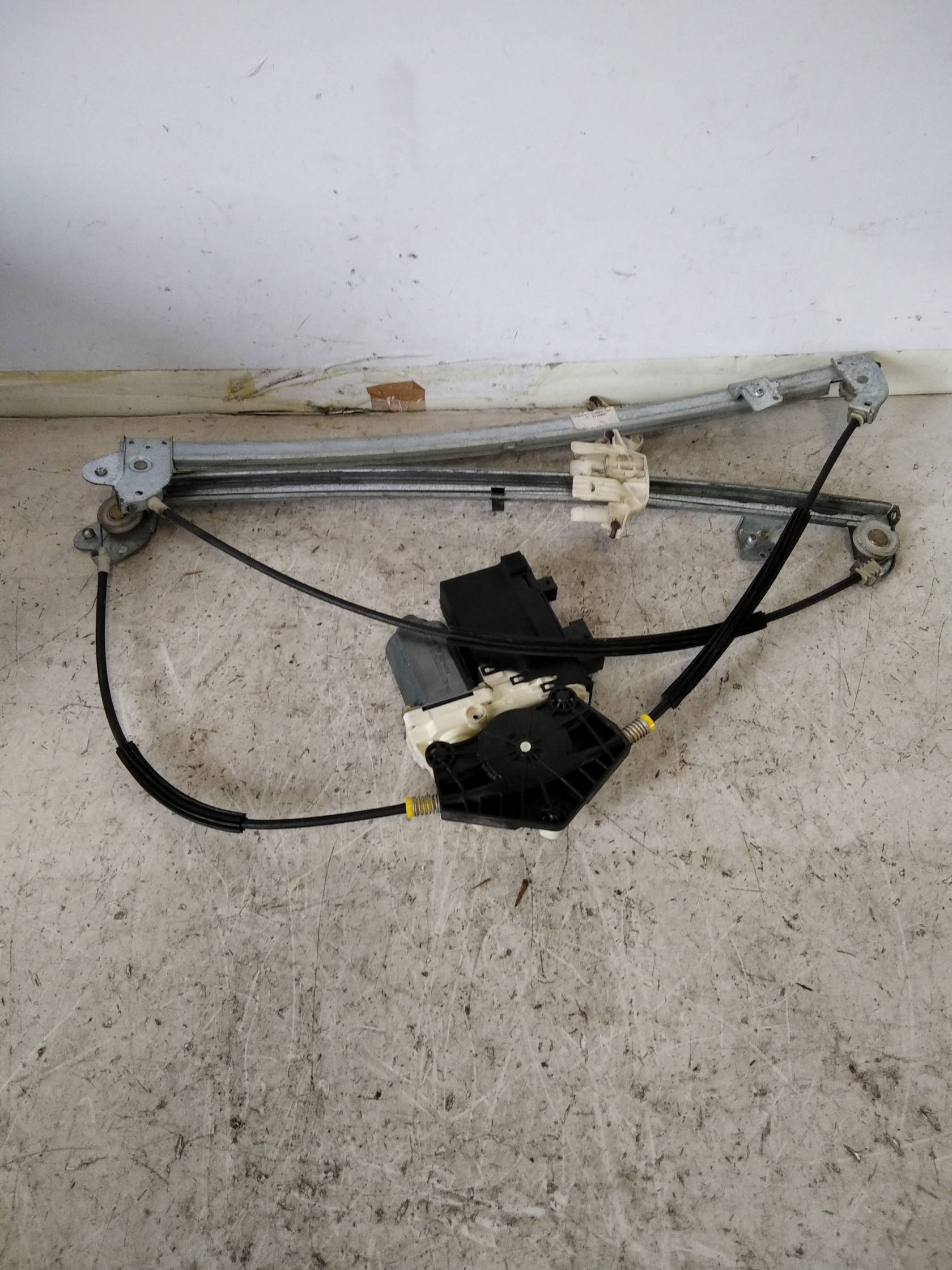 Alzacristallo elettr. porta ant. sx.