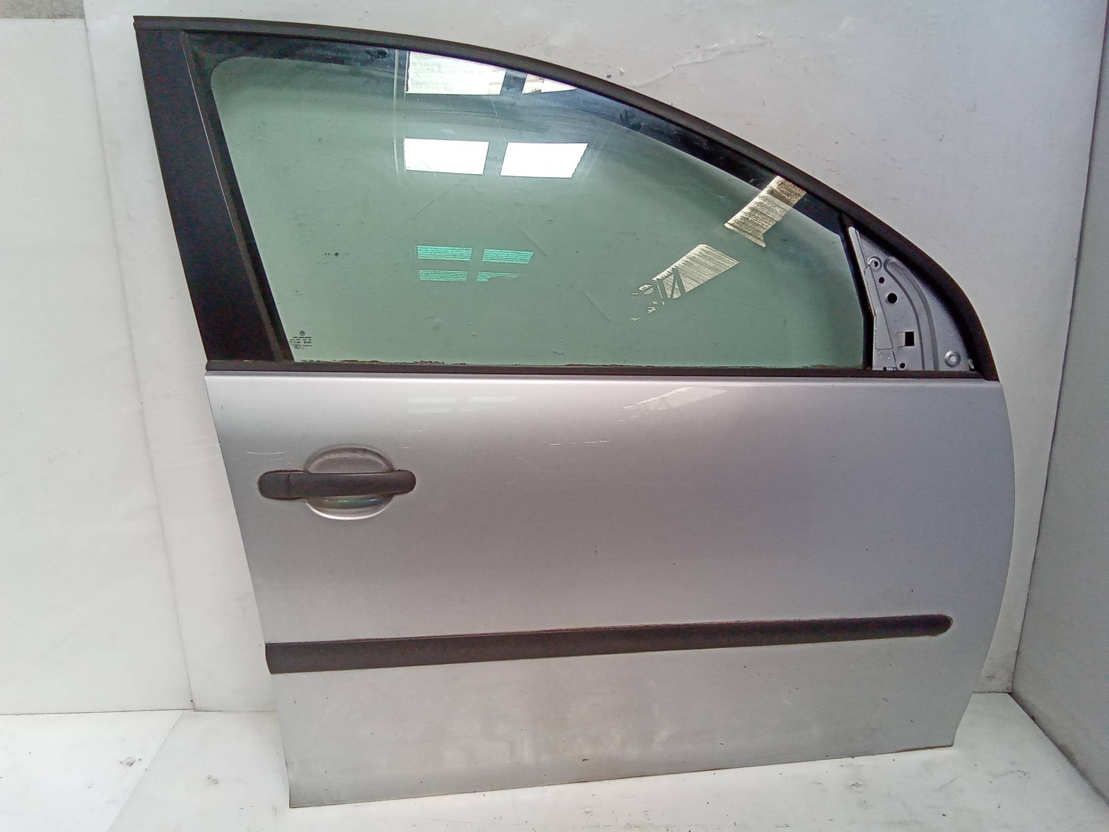 Porta ant. dx.   grigio chiaro