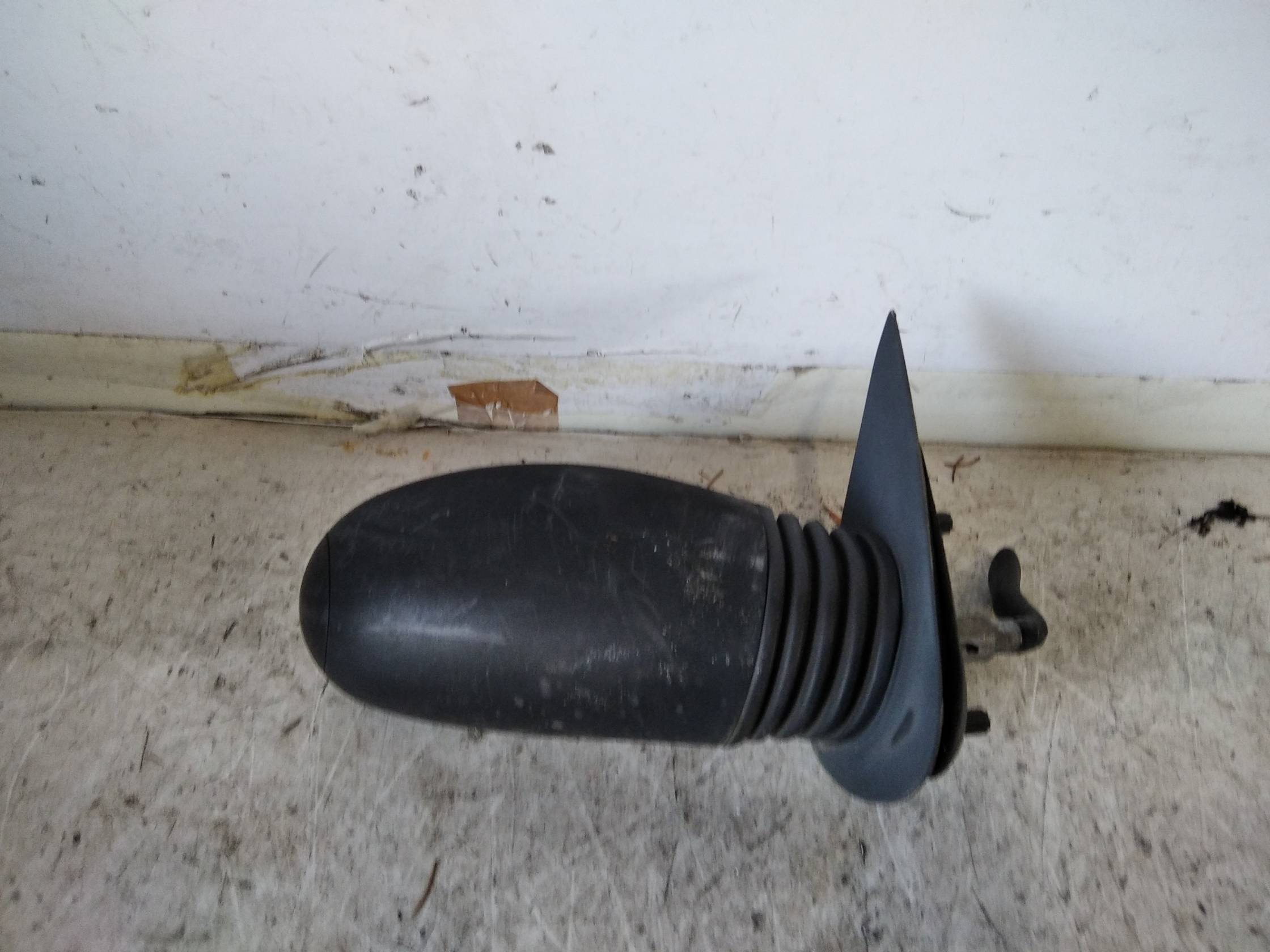 Retrovisore est. dx.