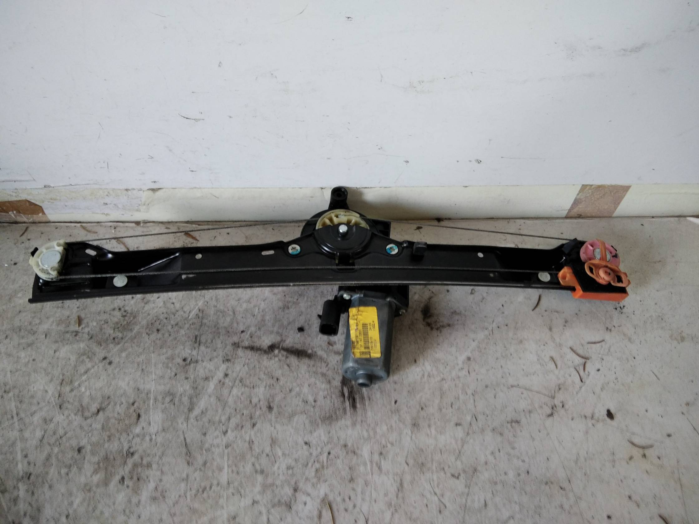 Alzacristallo elettr. porta ant. dx. Alzacristallo elettr. porta ant. dx.