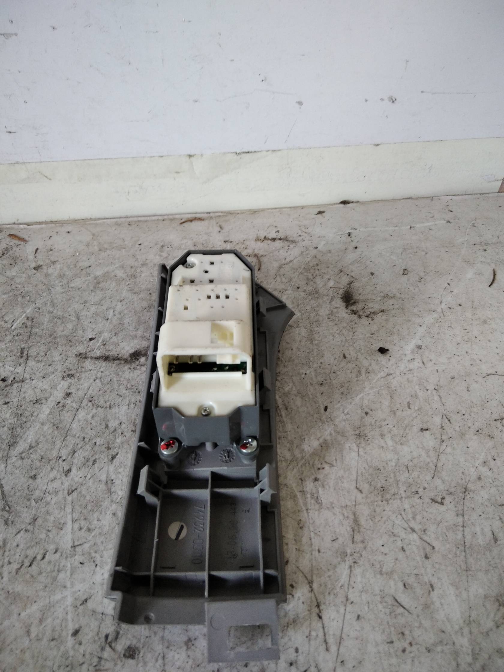 Interruttore alzacristalli porta ant. Interruttore alzacristalli porta ant.