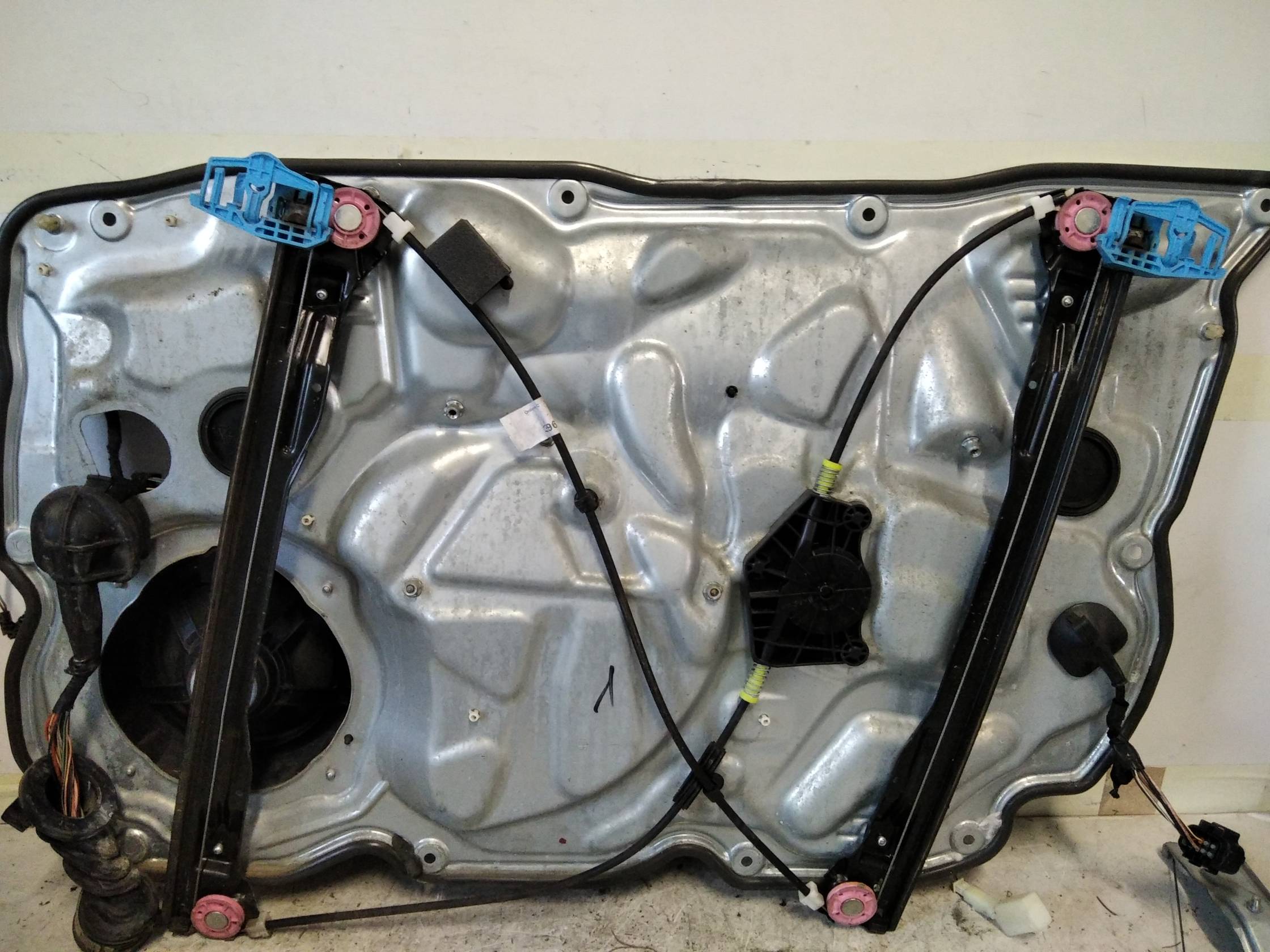 Alzacristallo elettr. porta ant. sx.