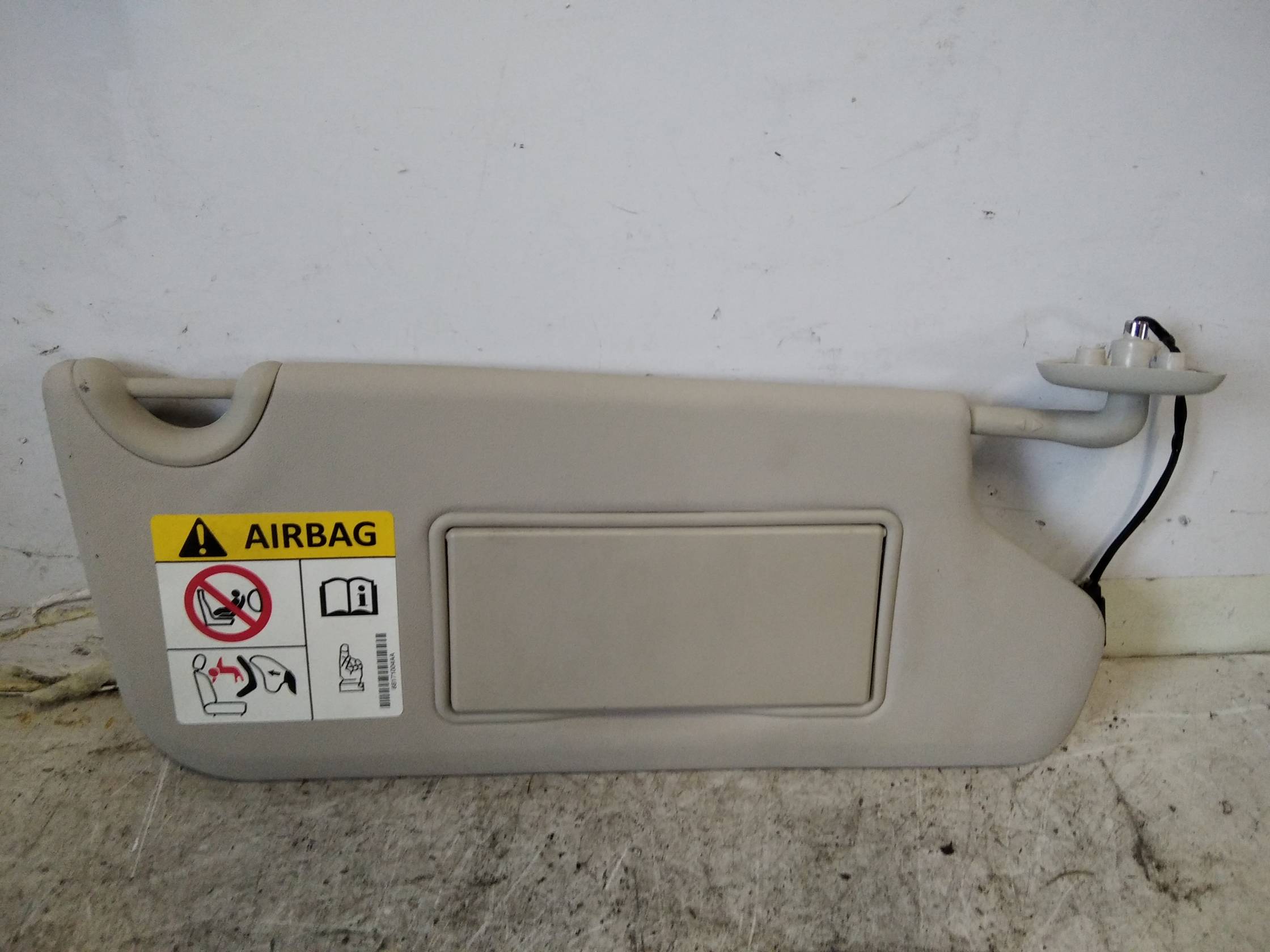 Aletta parasole parabrezza dx.