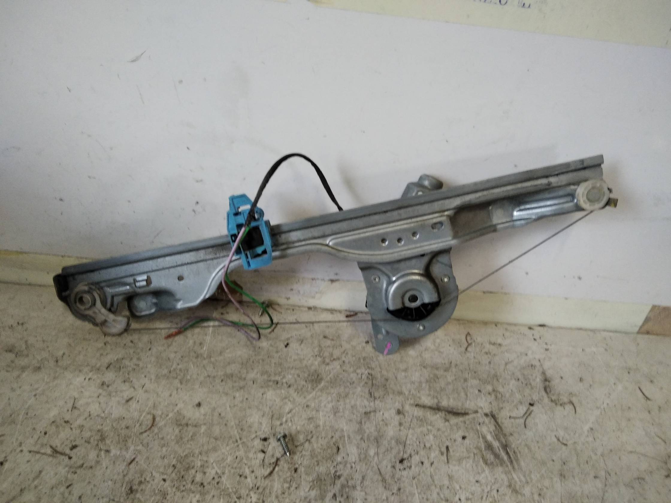 Alzacristallo elettr. porta ant. con motorino dx.