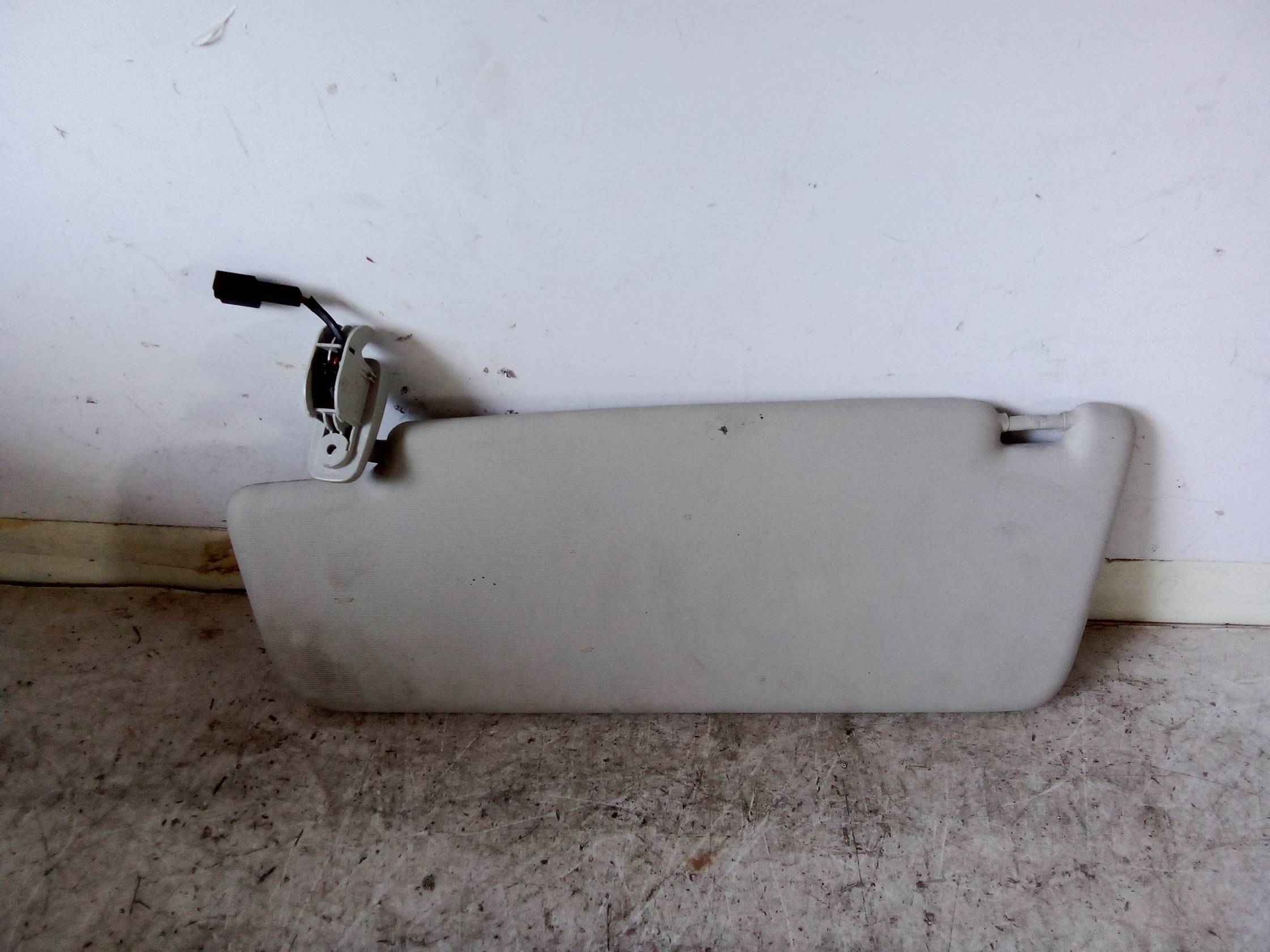 Aletta parasole parabrezza dx.