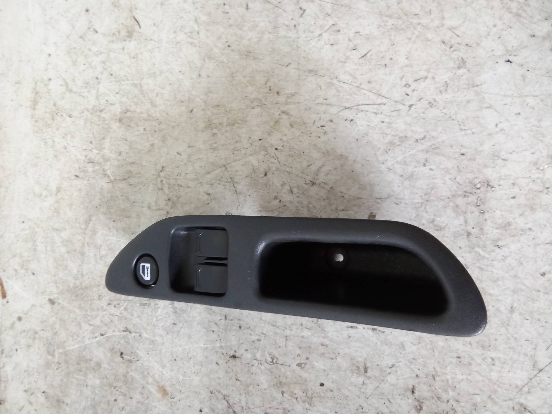 Interruttore alzacristalli porta ant.