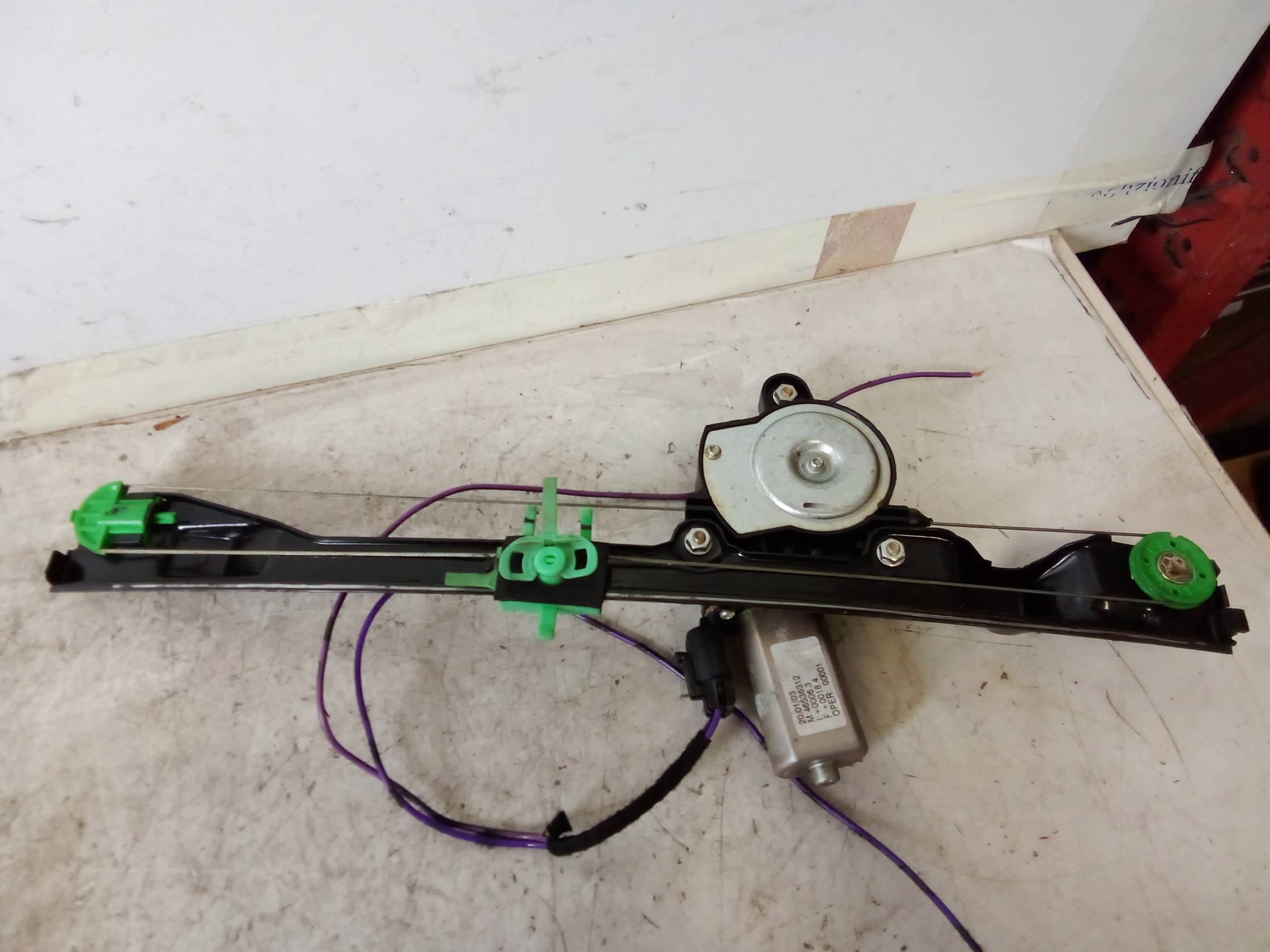 Alzacristallo elettr. porta ant. con motorino sx.