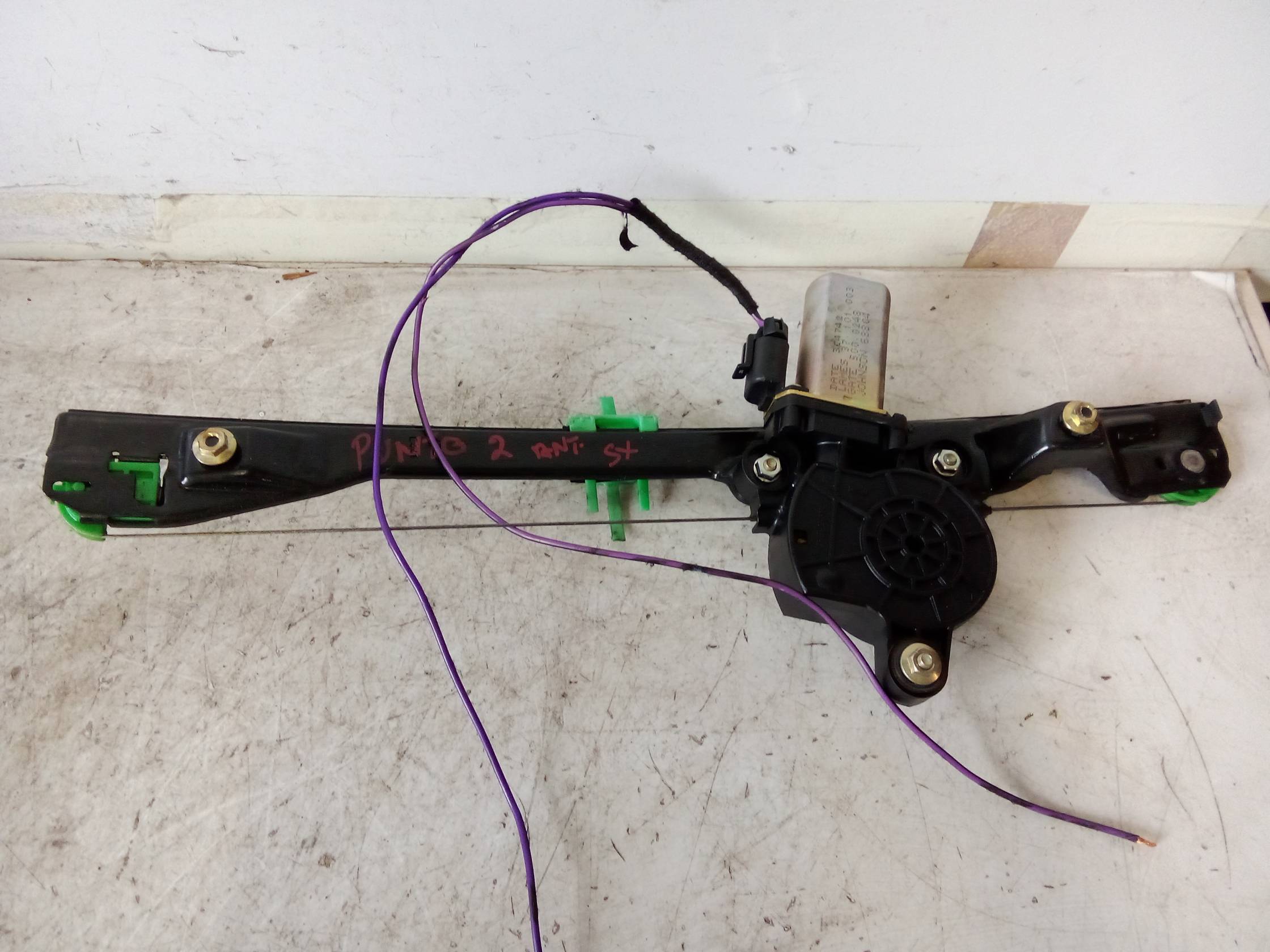 Alzacristallo elettr. porta ant. con motorino sx.