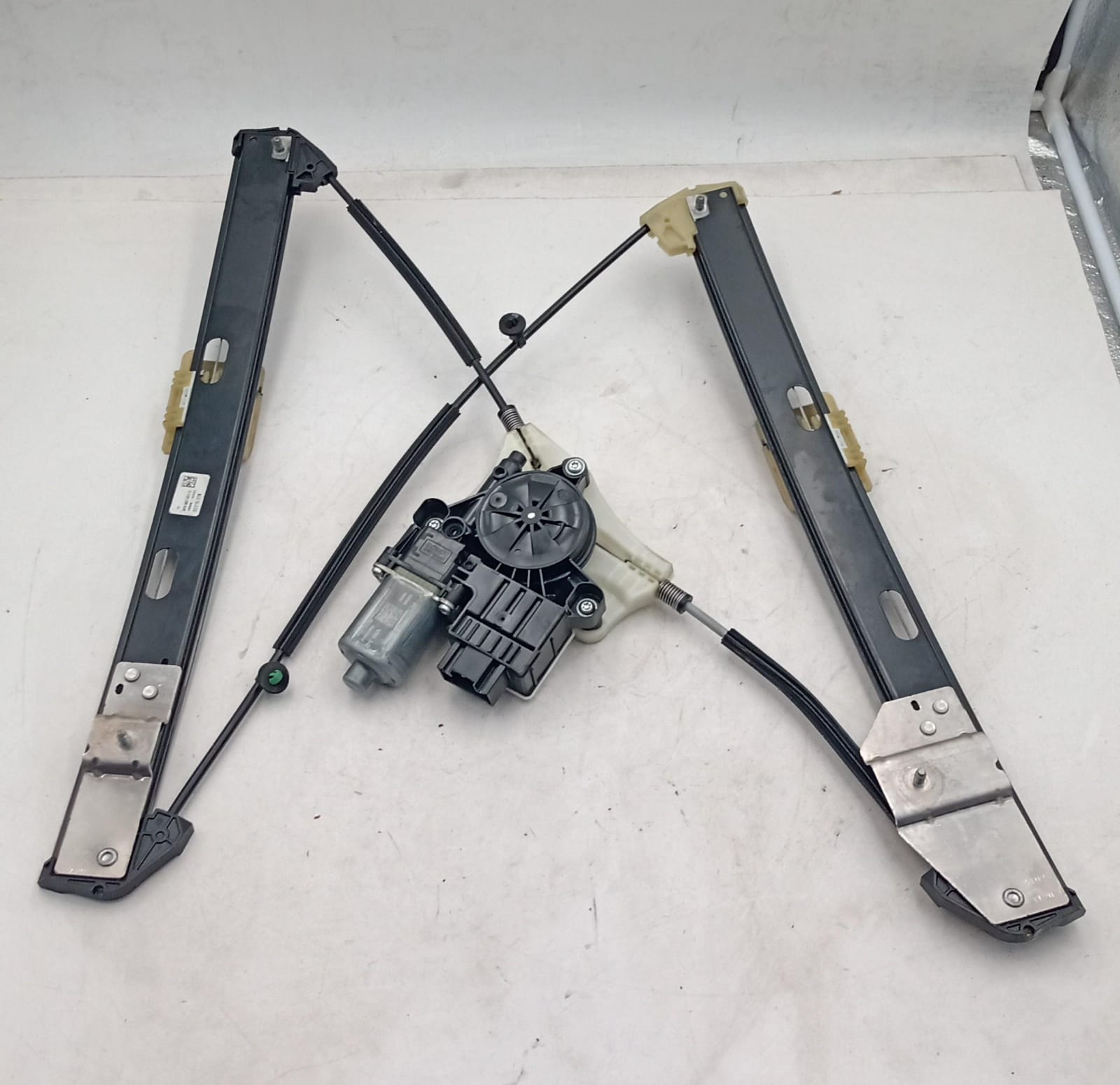 Alzacristallo elettrico anteriore sinistro