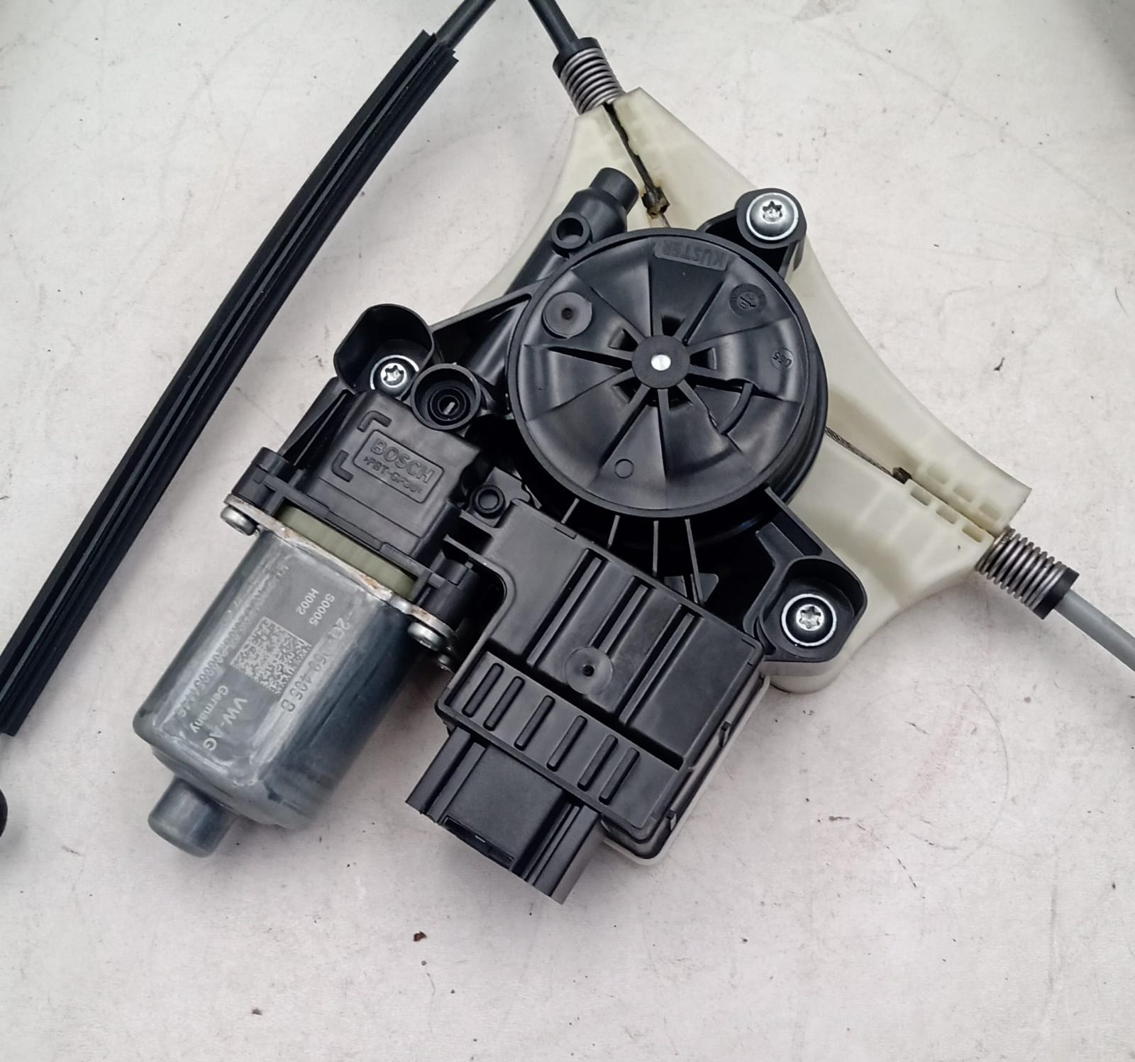 Alzacristallo elettrico anteriore sinistro