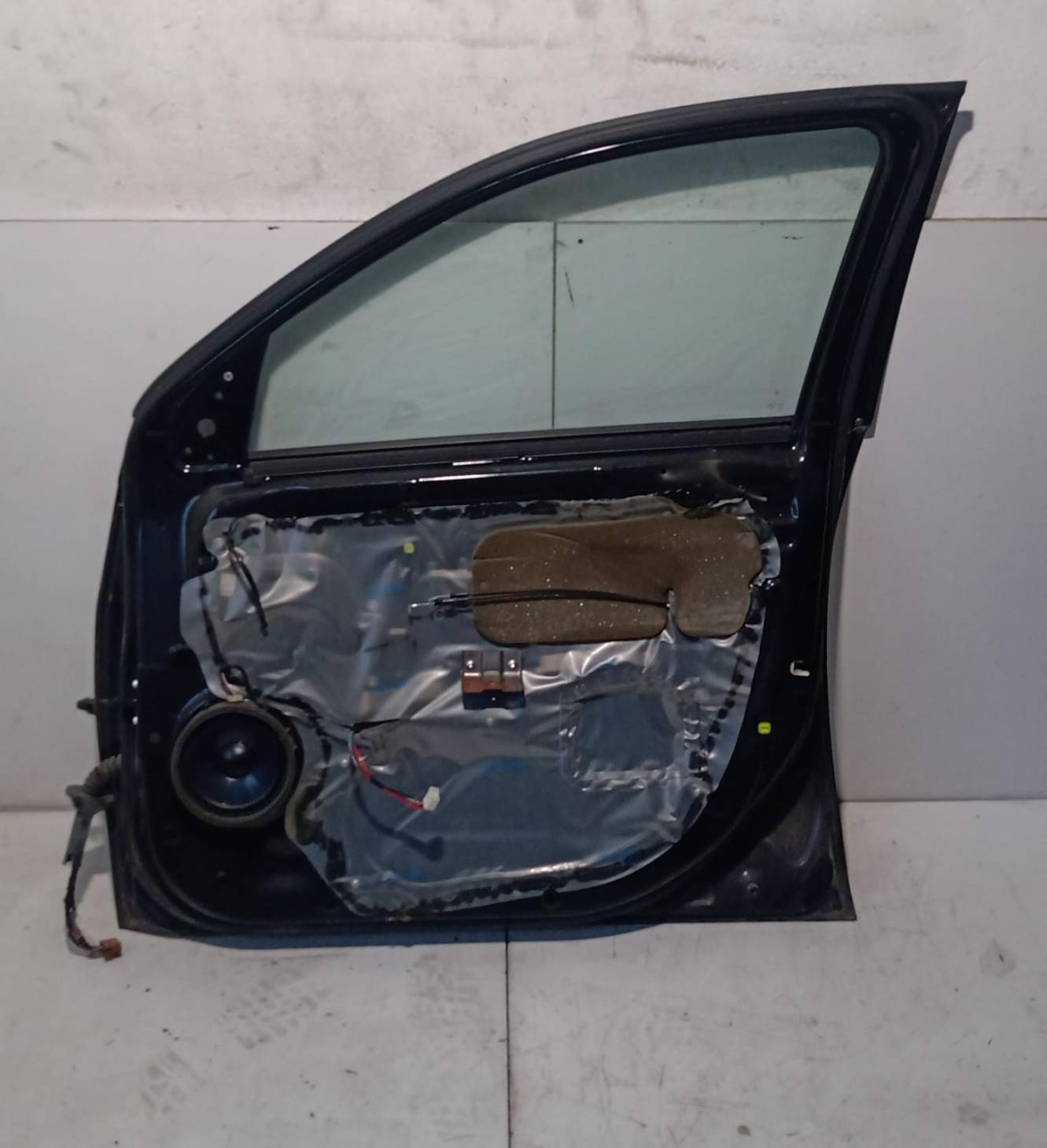 Porta anteriore destra