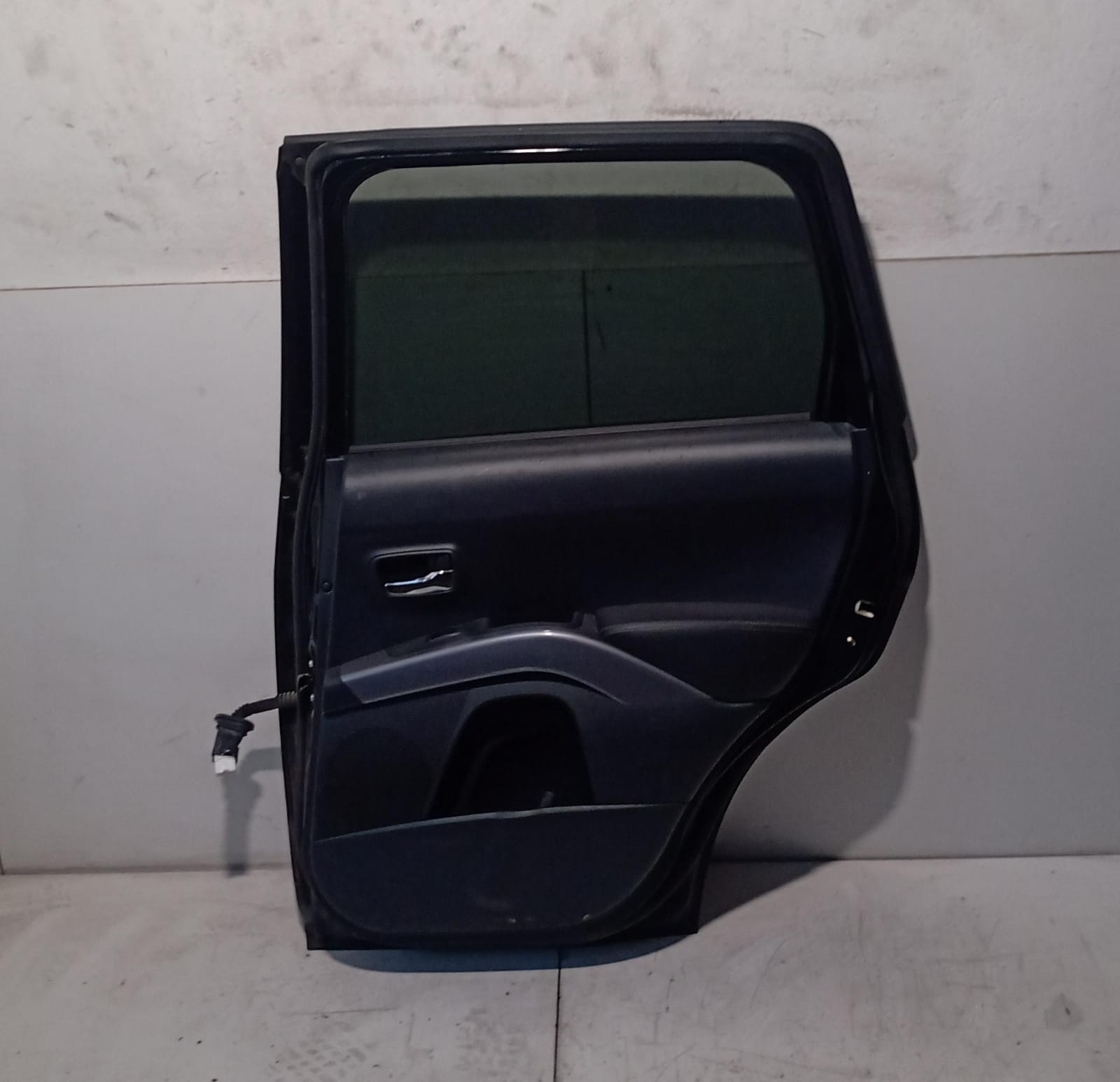 Porta posteriore destra Porta posteriore destra