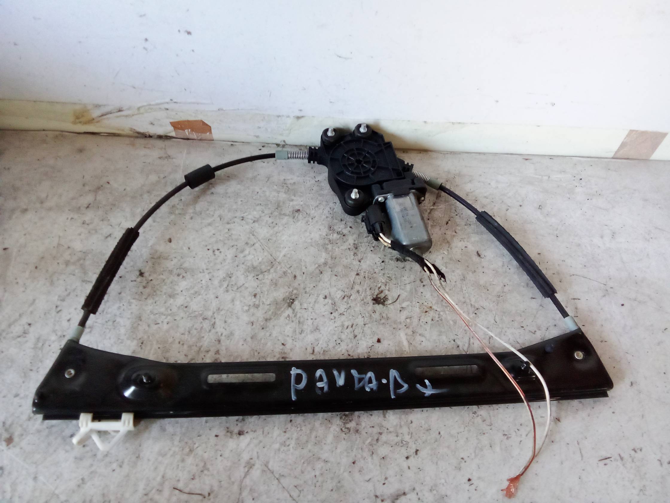 Alzacristallo elettr. porta ant. con motorino dx.