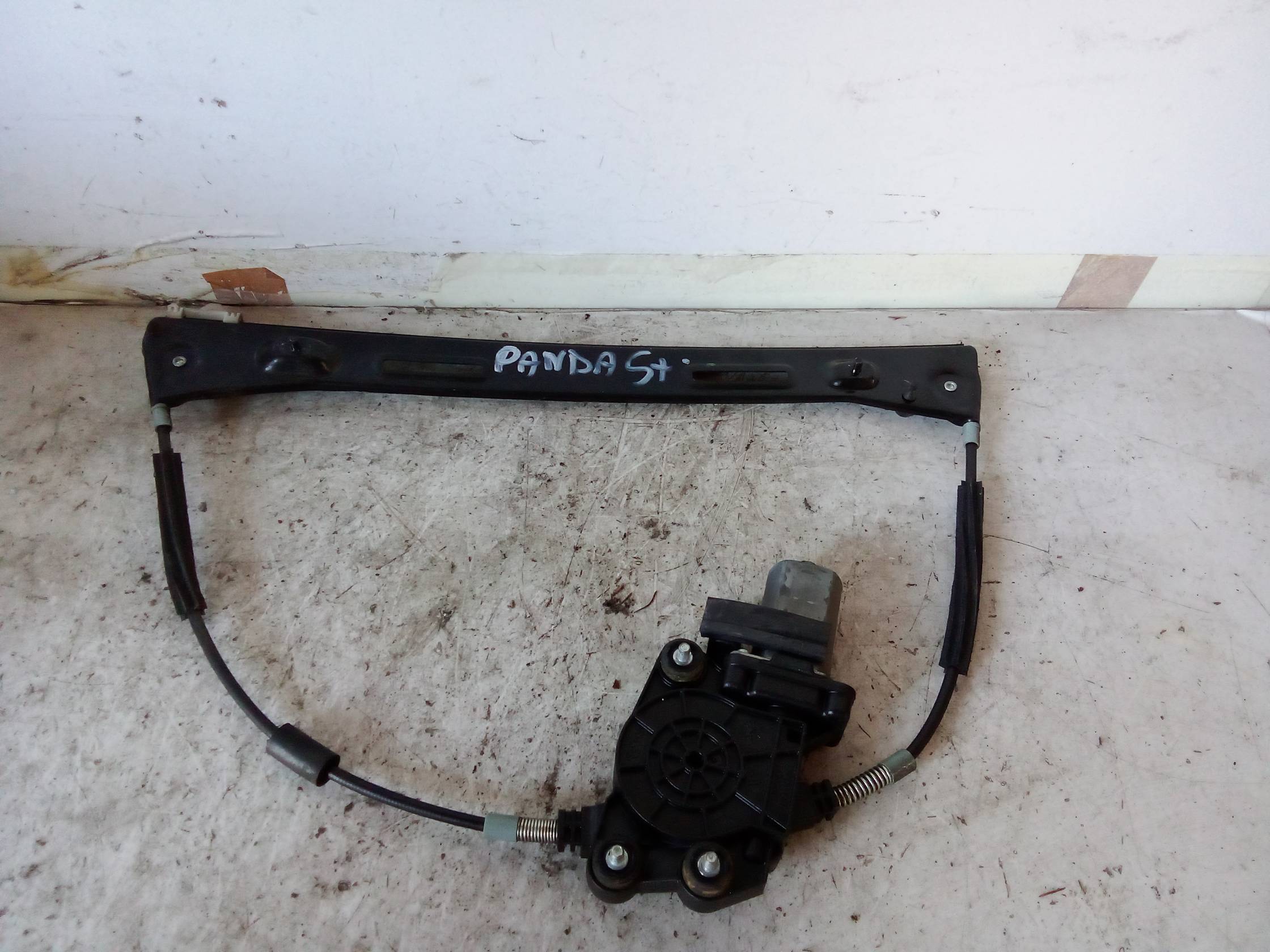 Alzacristallo elettr. porta ant. con motorino sx. Alzacristallo elettr. porta ant. con motorino sx.