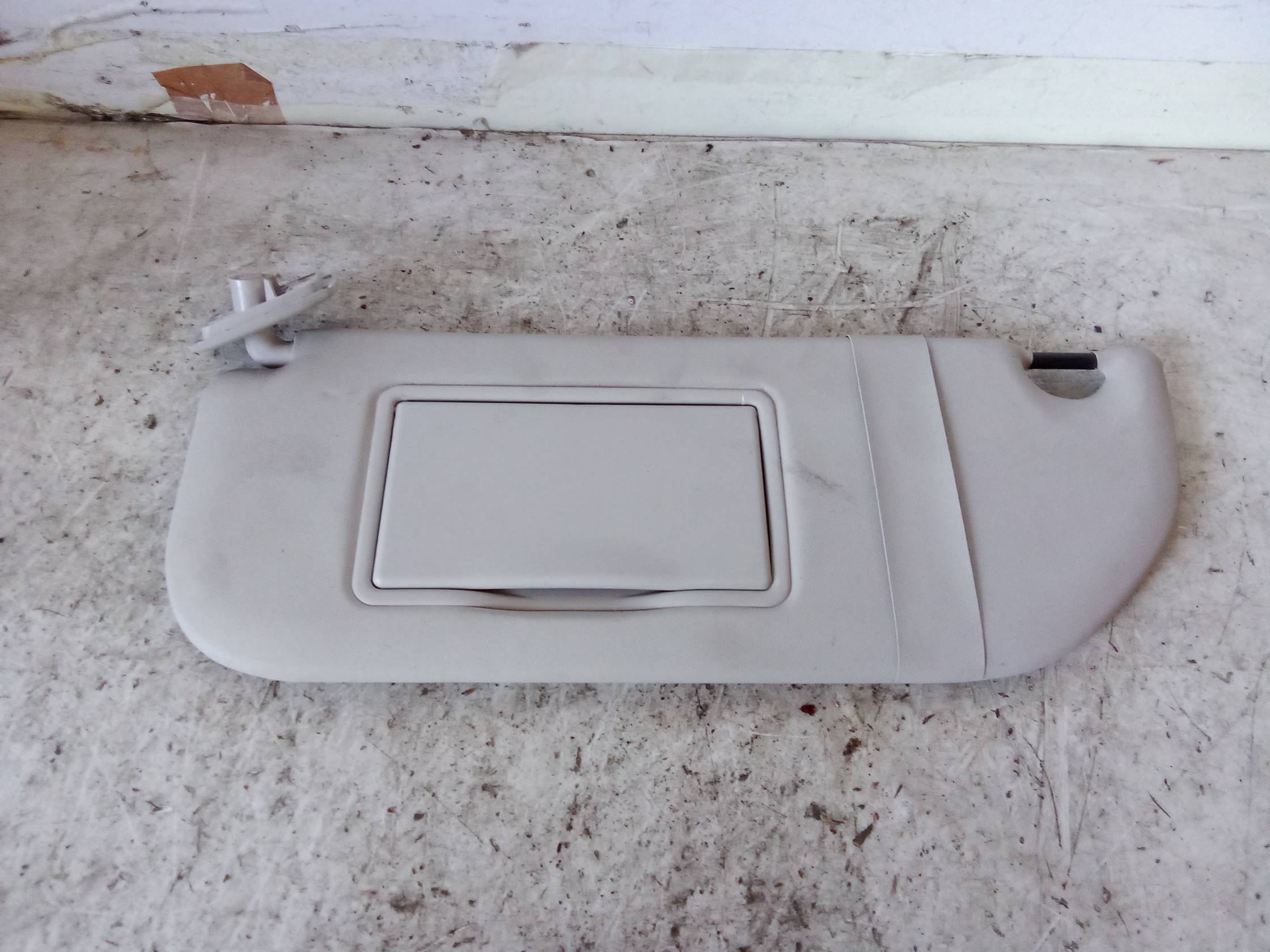 Aletta parasole parabrezza sx.