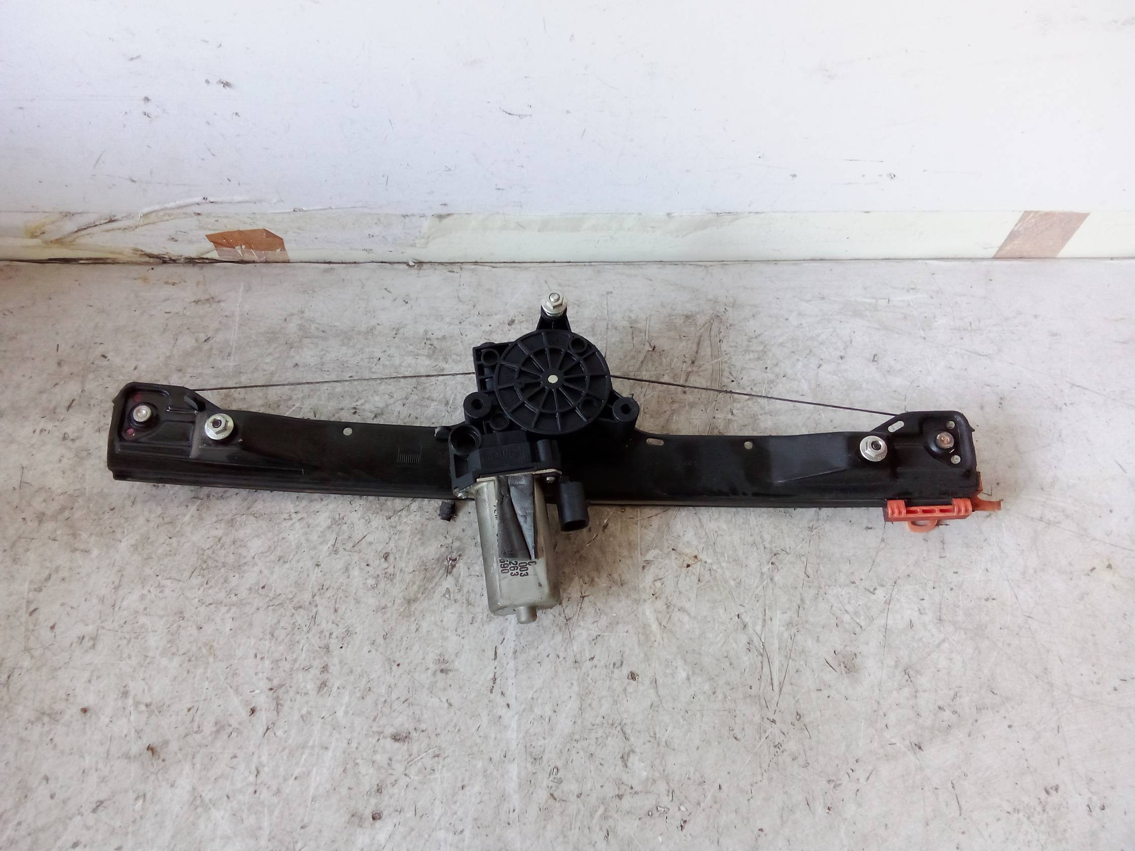 Alzacristallo elettr. porta ant. sx.