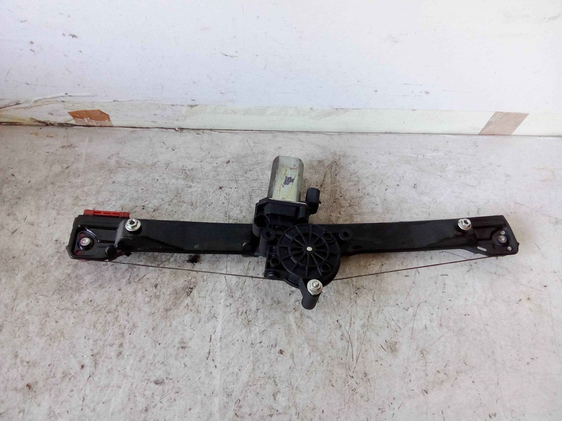 Alzacristallo elettr. porta ant. dx.