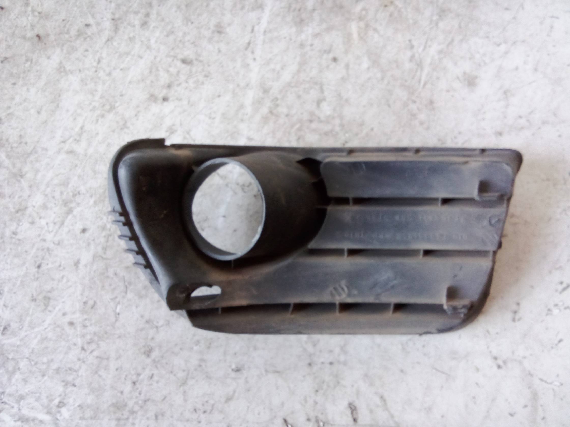 Griglia lat. paraurti ant. sx.