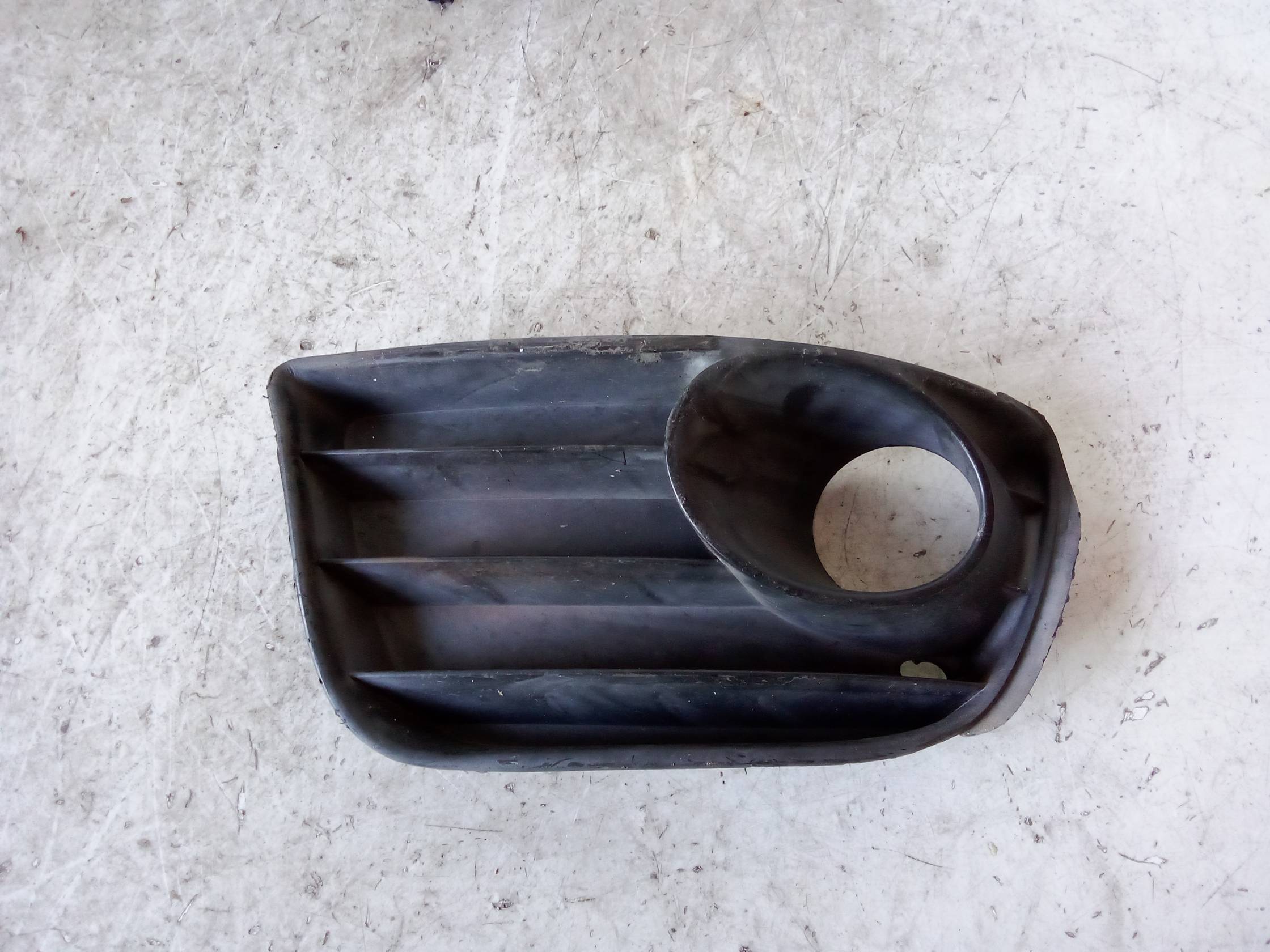 Griglia lat. paraurti ant. sx.