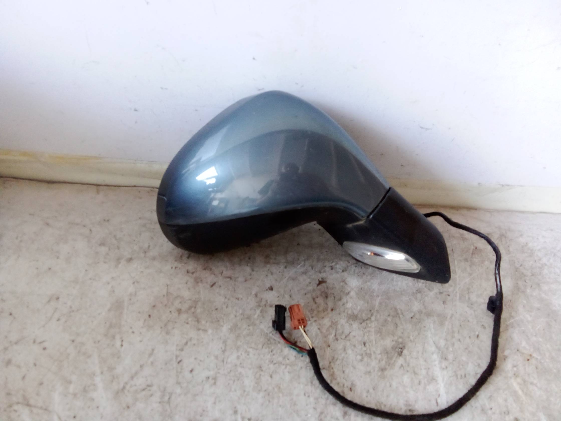 Retrovisore est. regolaz. elettr. dx.