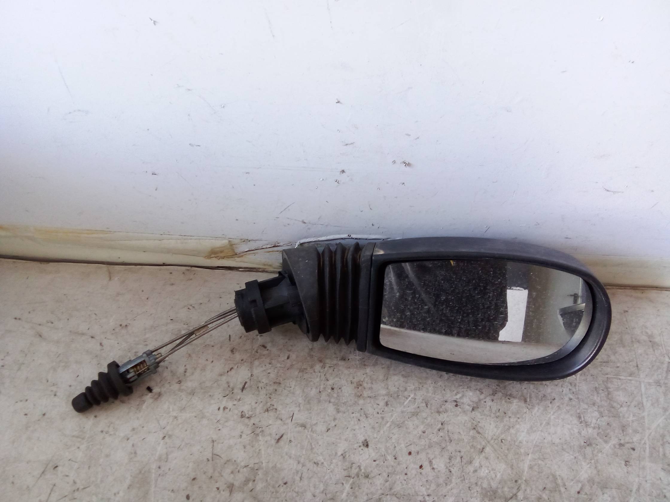 Retrovisore est. dx.