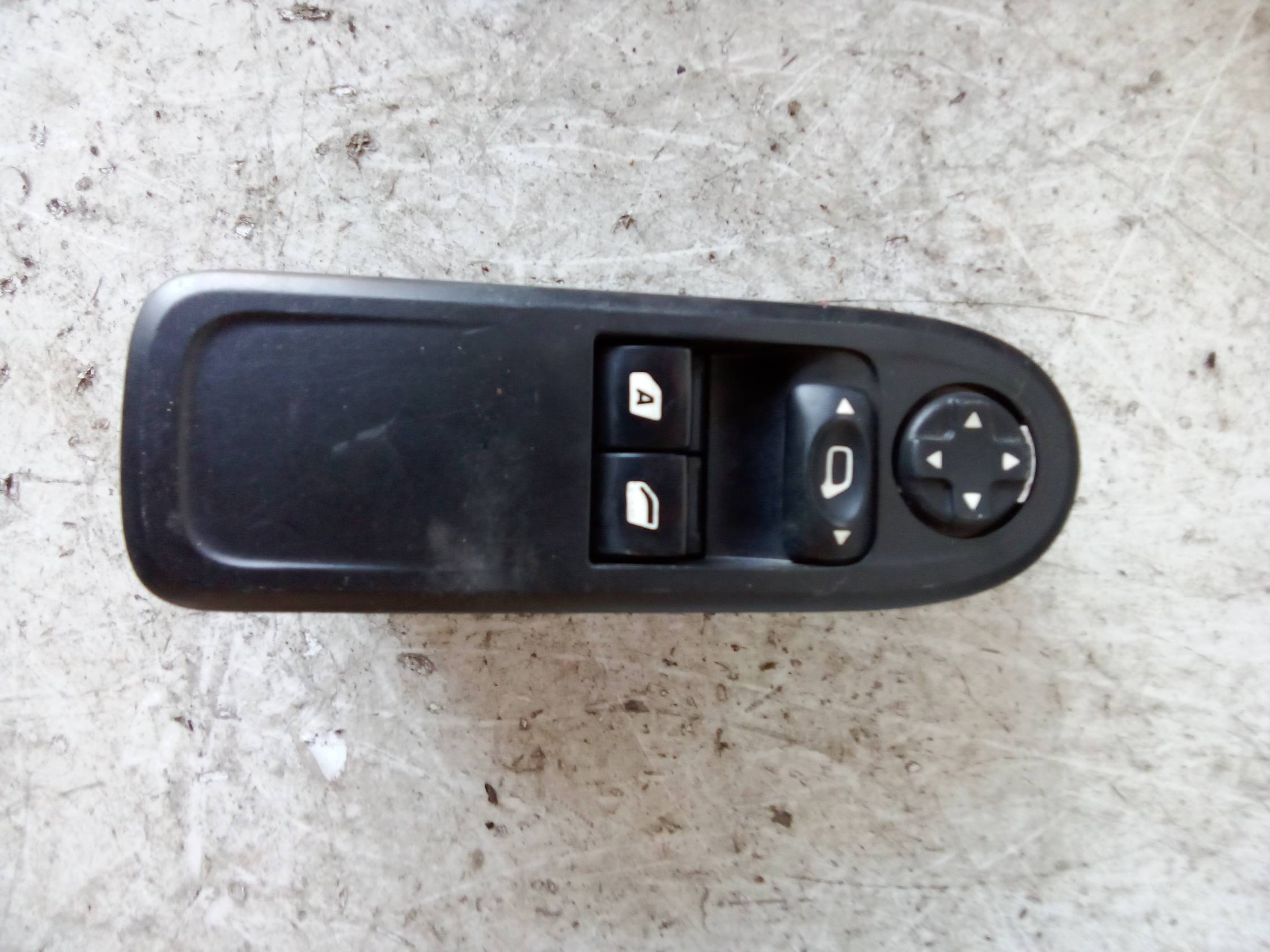 Interruttore alzacristalli porta ant.