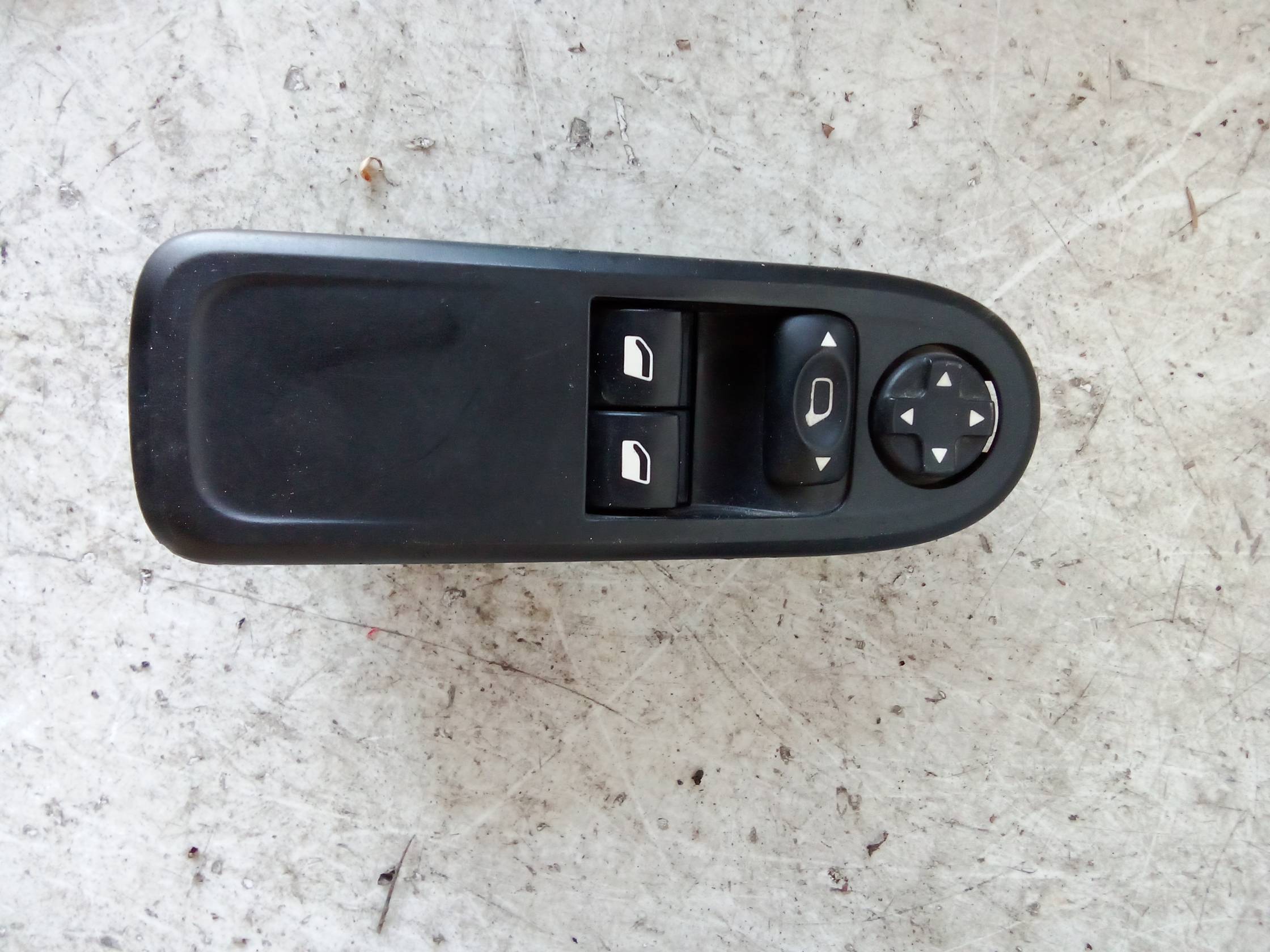 Interruttore alzacristalli porta ant. Interruttore alzacristalli porta ant.