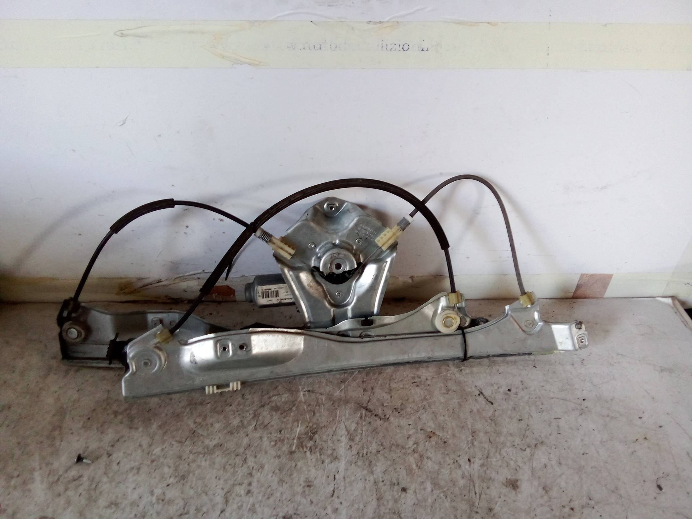 Alzacristallo elettr. porta ant. dx.