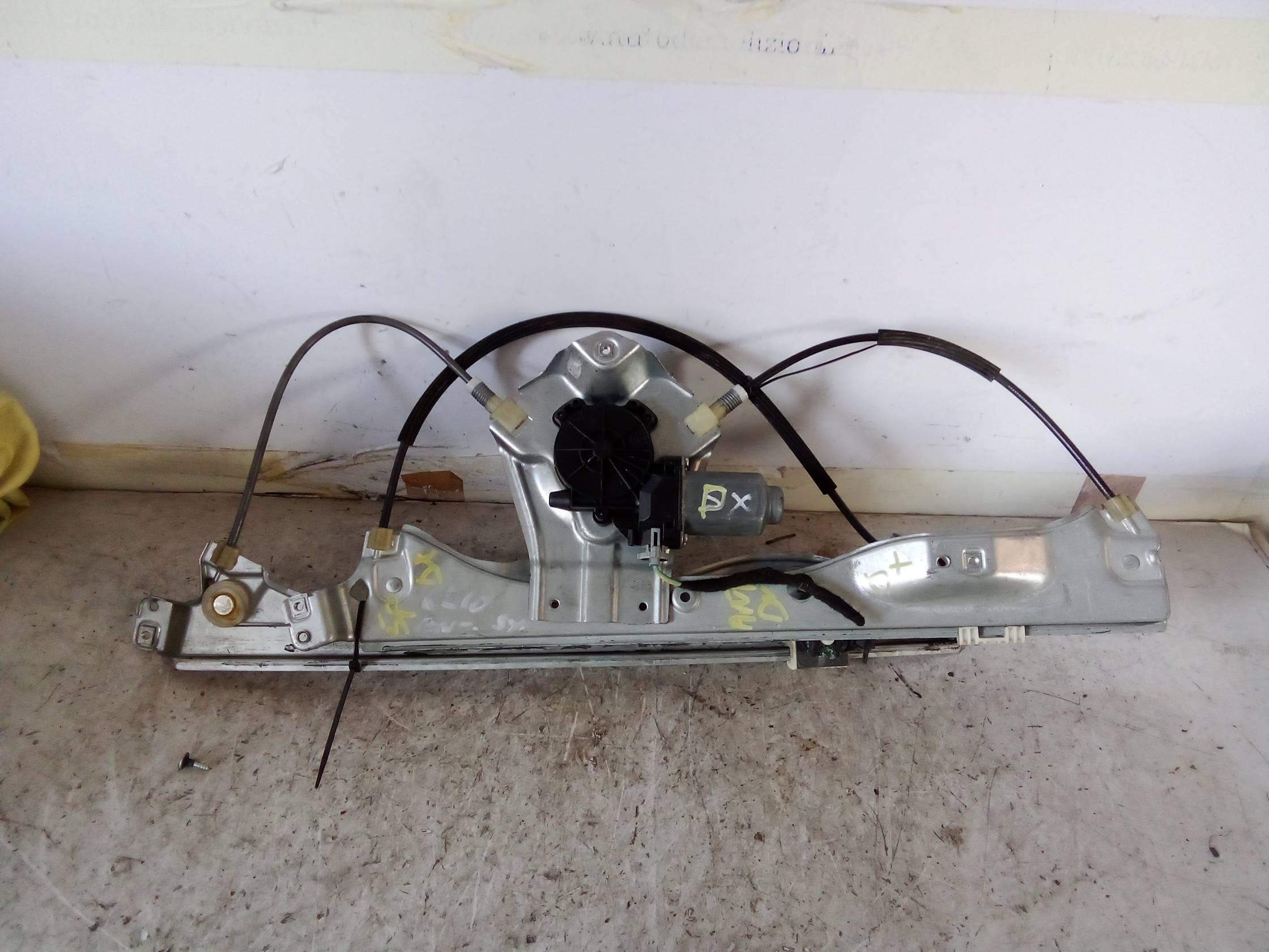 Alzacristallo elettr. porta ant. dx.