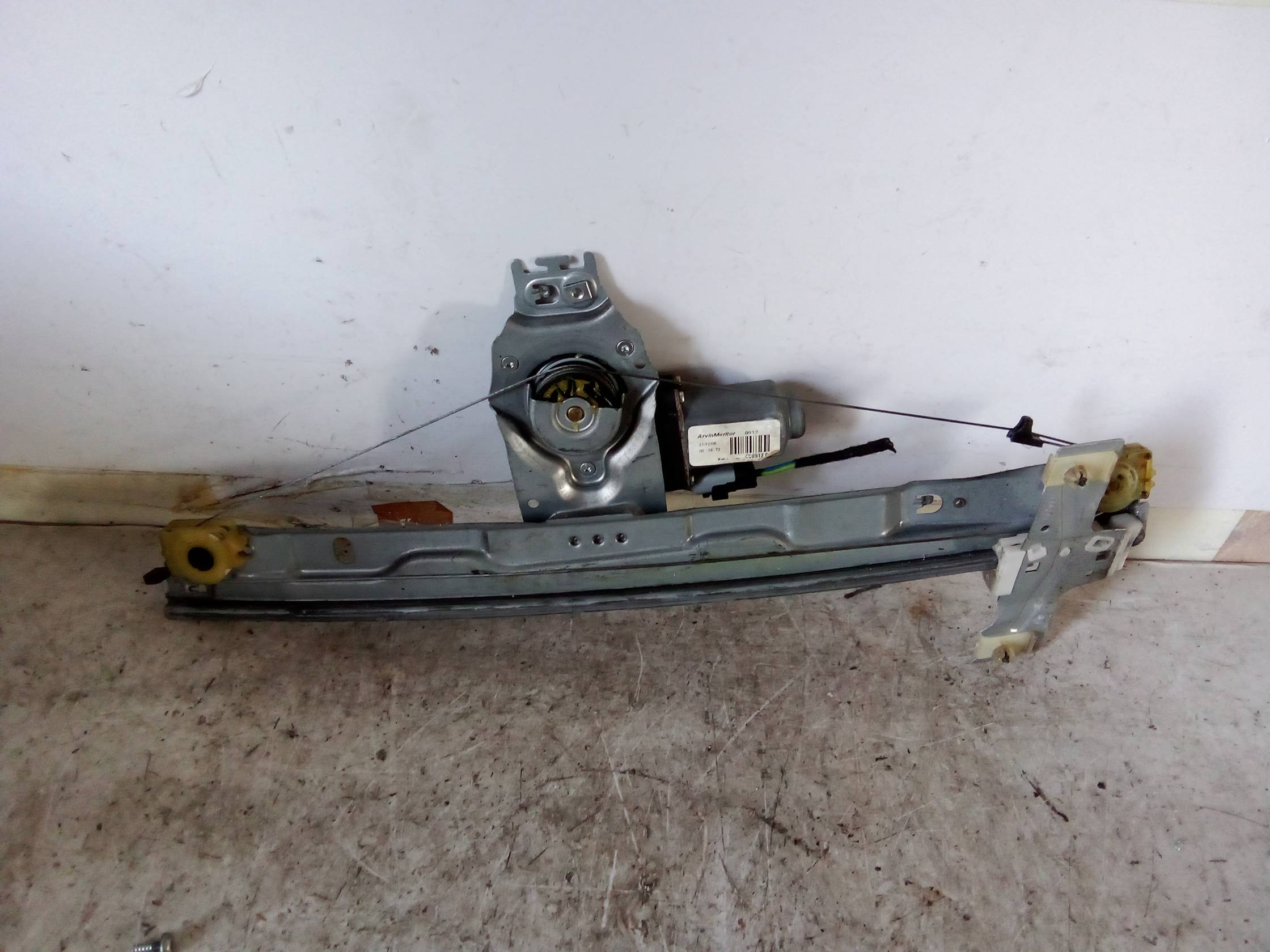 Alzacristallo elettr. porta ant. dx.