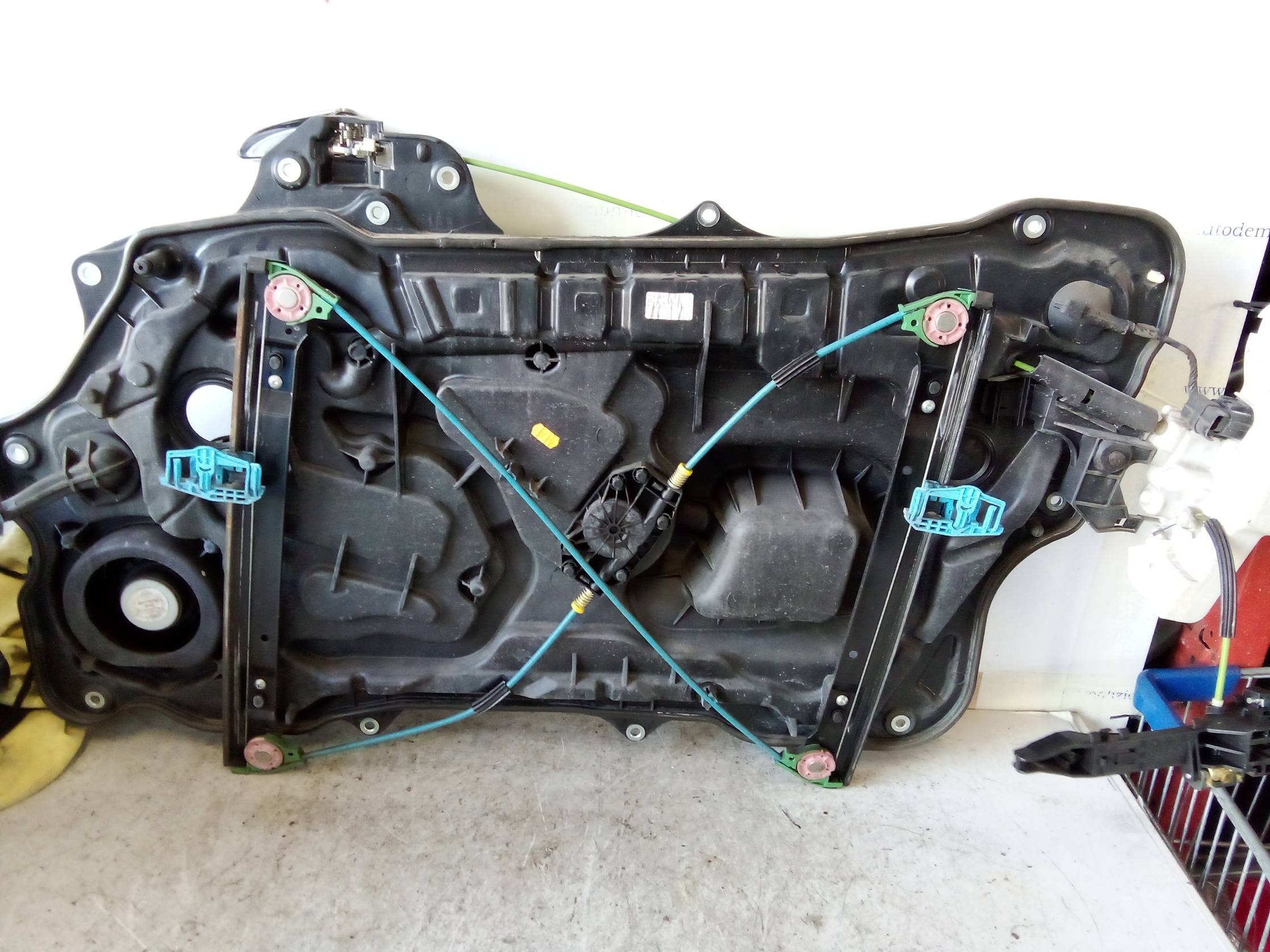 Alzacristallo elettr. porta ant. sx.