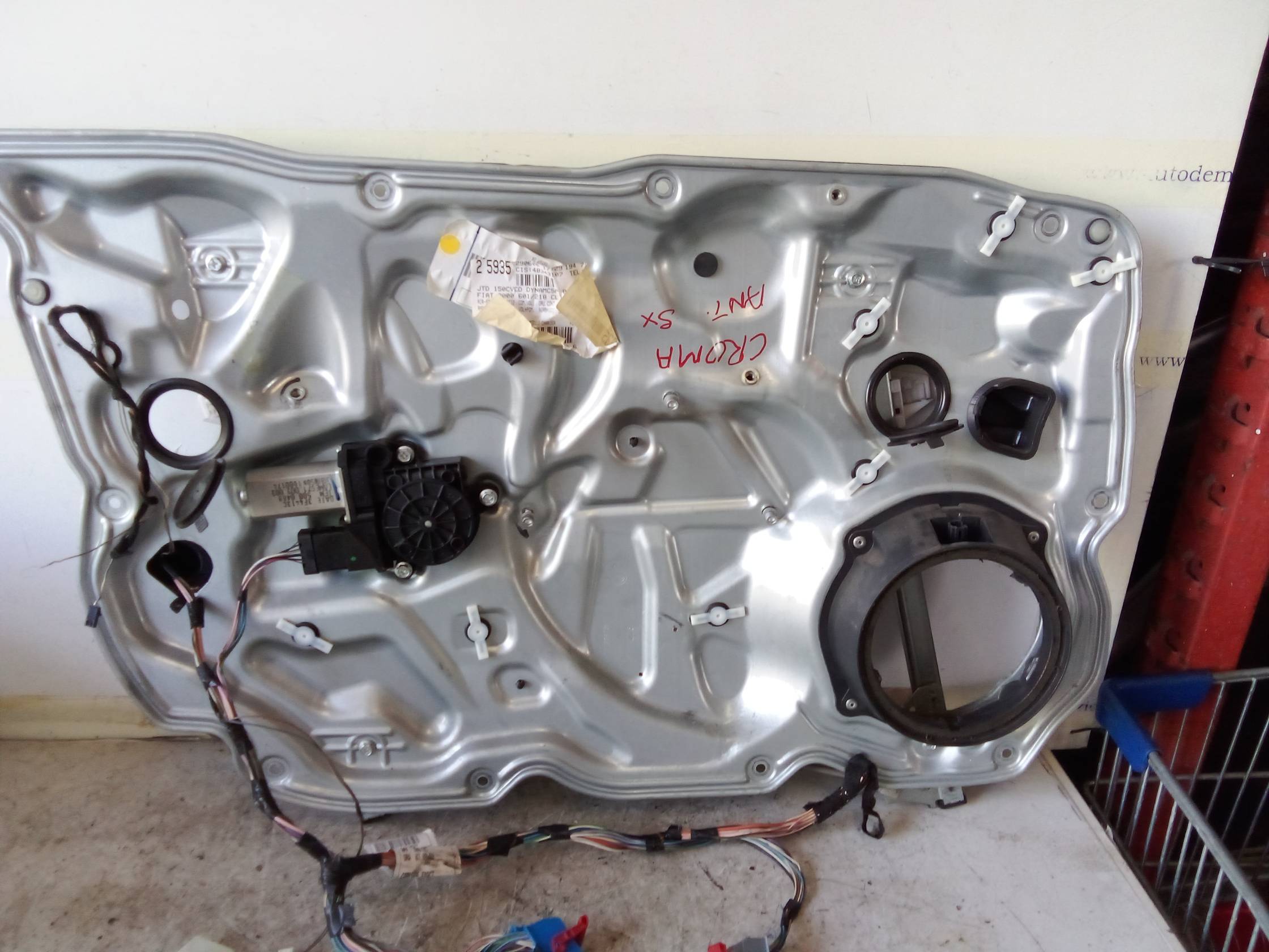 Alzacristallo elettr. porta ant. sx.