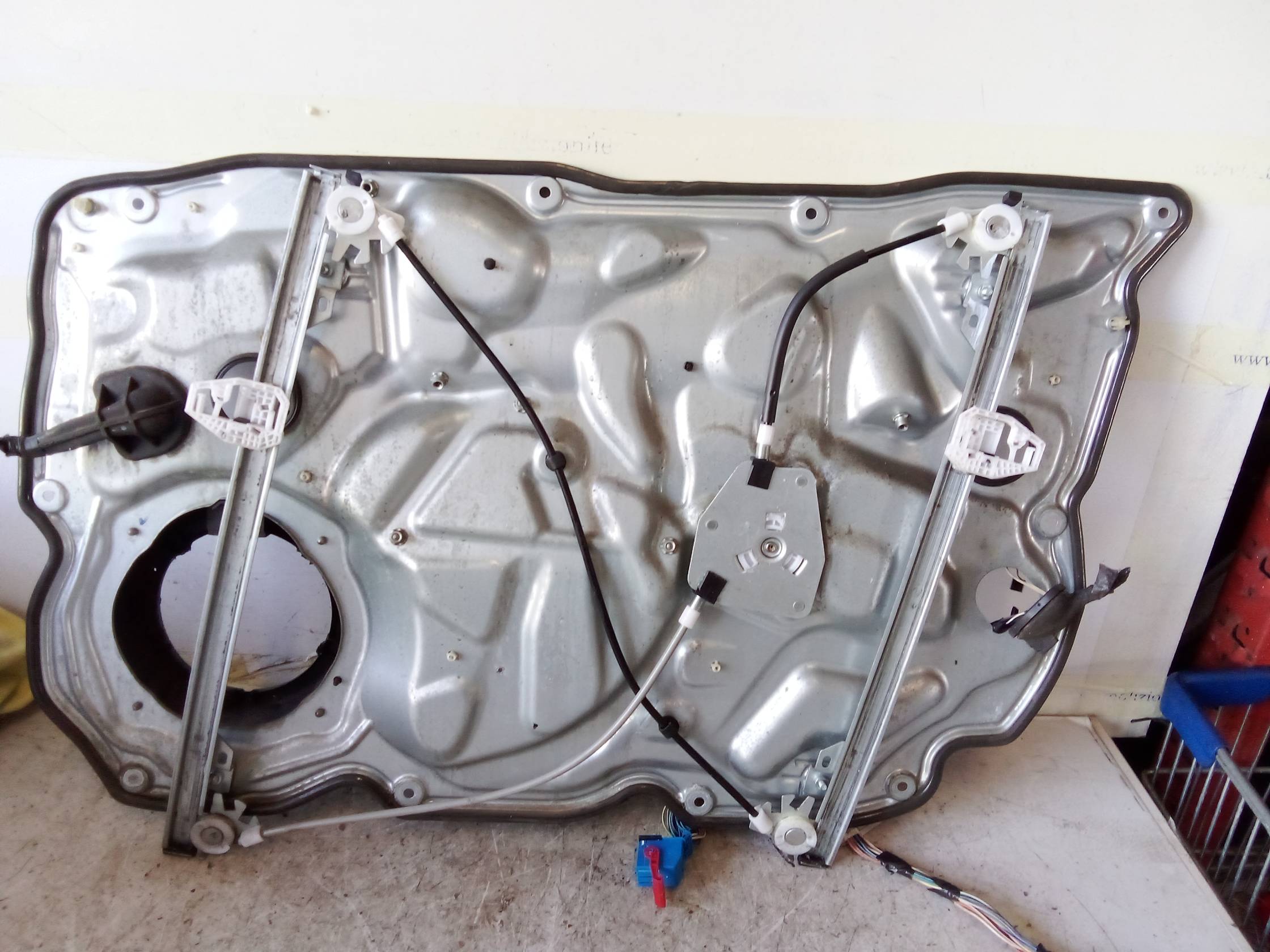 Alzacristallo elettr. porta ant. sx.