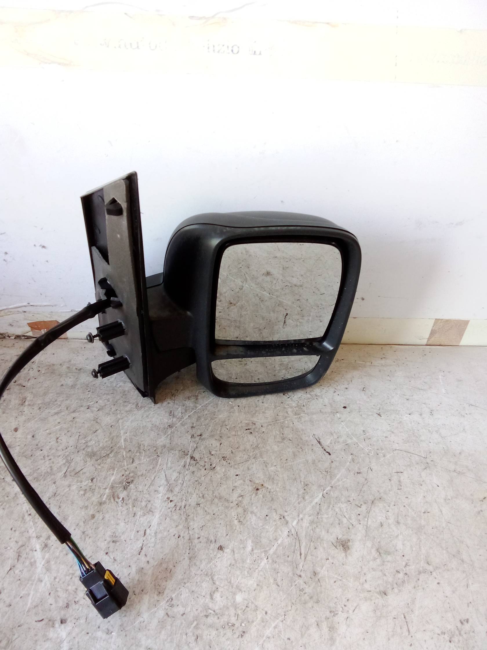 Retrovisore est. dx.